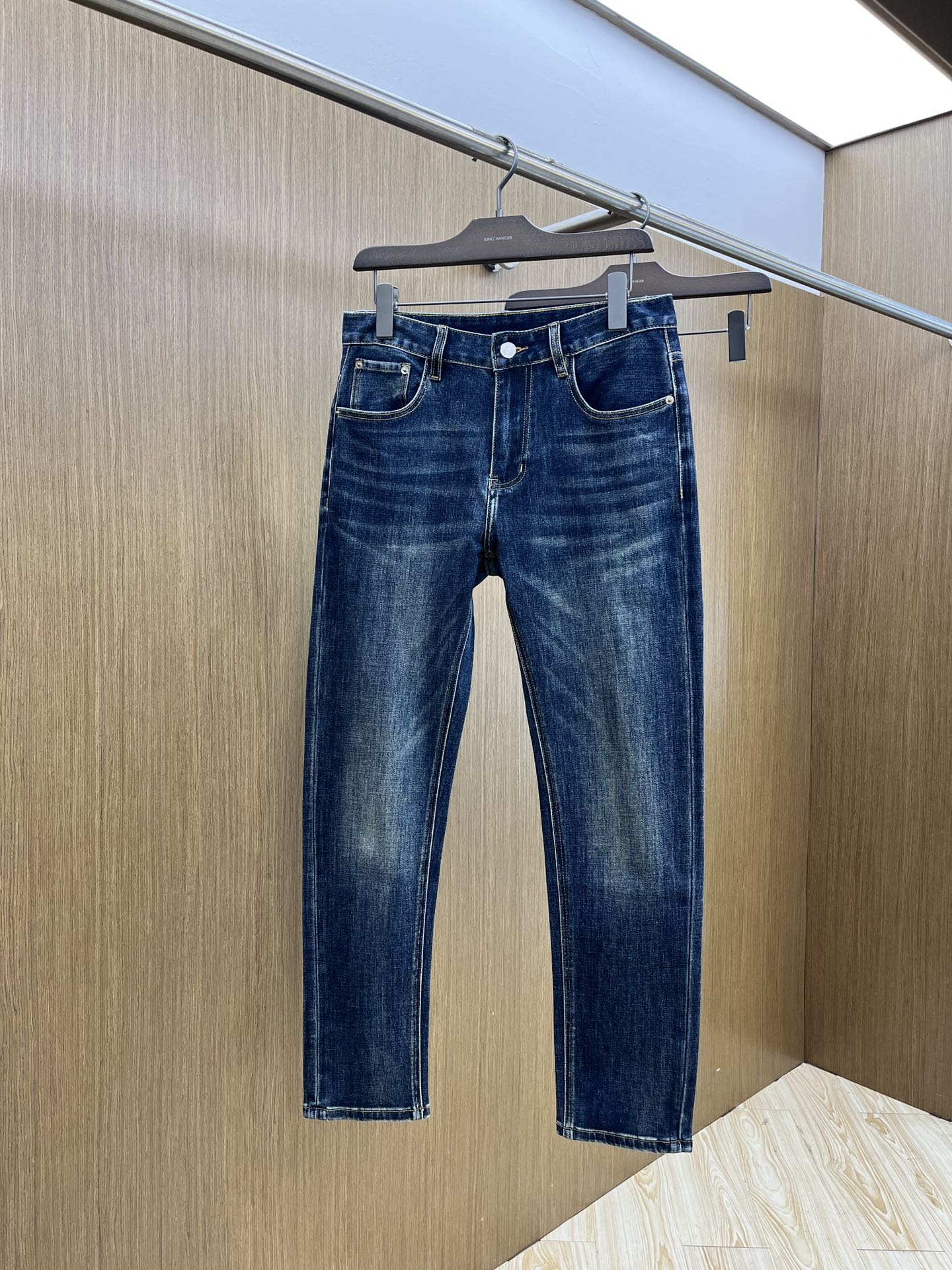 秋冬 Lv 🔥ss秋冬新款 男士小直筒原单 牛仔裤 早秋新款超柔软，弹力面料，复杂的手工艺叠加，任何一个