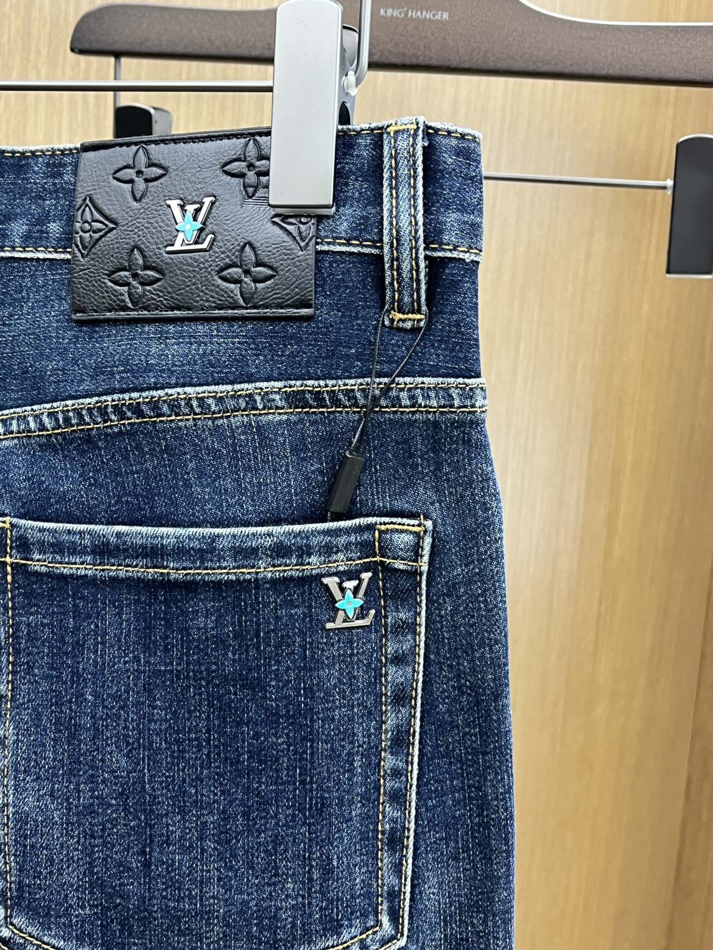 秋冬 Lv 🔥ss秋冬新款 男士小直筒原单 牛仔裤 早秋新款超柔软，弹力面料，复杂的手工艺叠加，任何一个