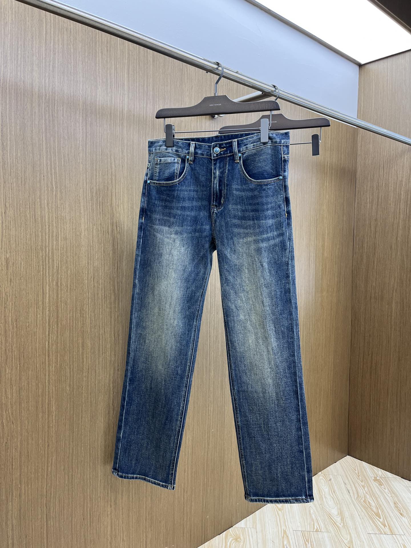 秋冬 ALO 🔥ss秋冬新款 男士小直筒原单 牛仔裤 早秋新款超柔软，弹力面料，复杂的手工艺叠加，任何一