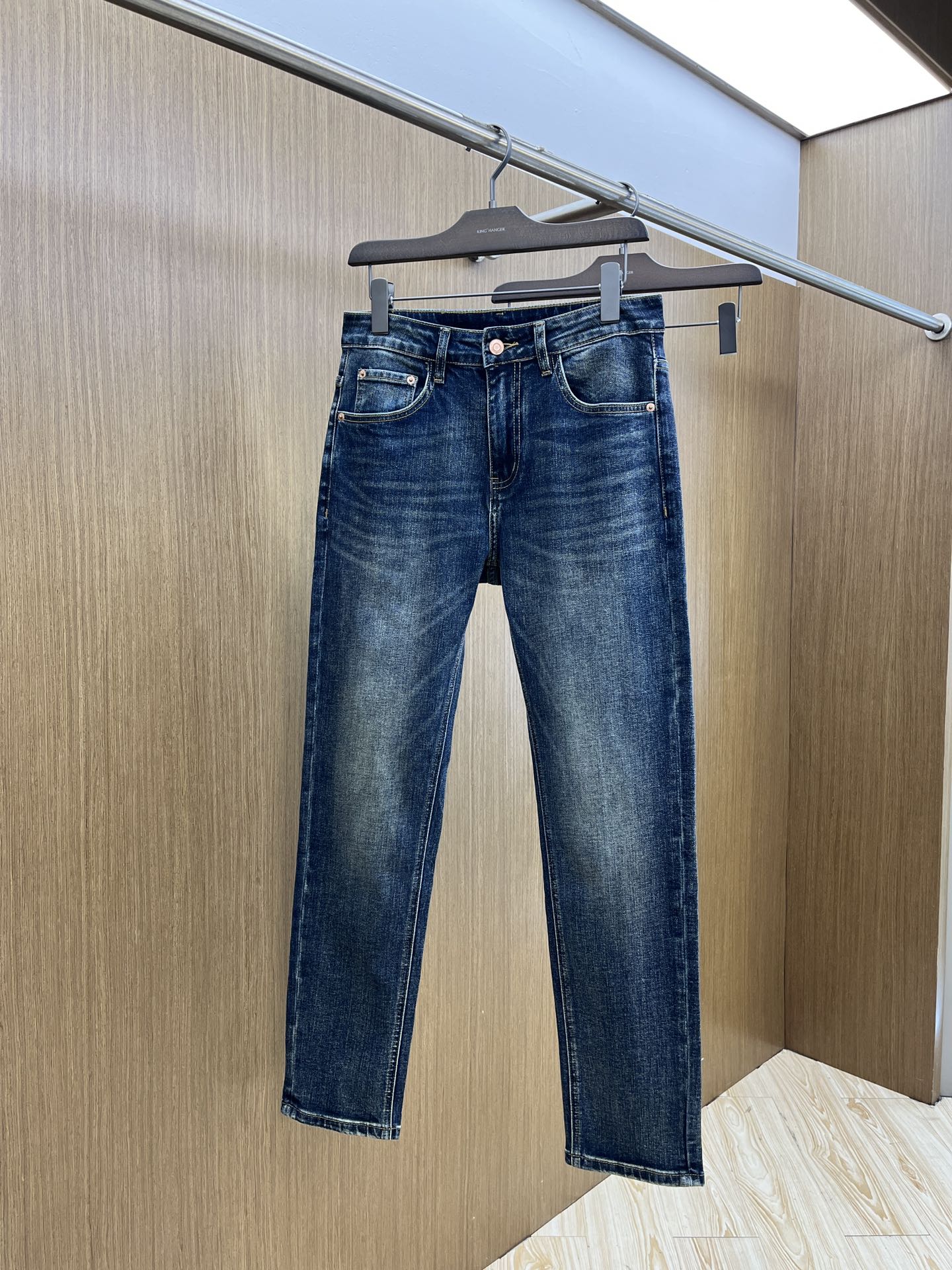 秋冬 YSL 🔥ss秋冬新款 男士小直筒原单 牛仔裤 早秋新款超柔软，弹力面料，复杂的手工艺叠加，任何一