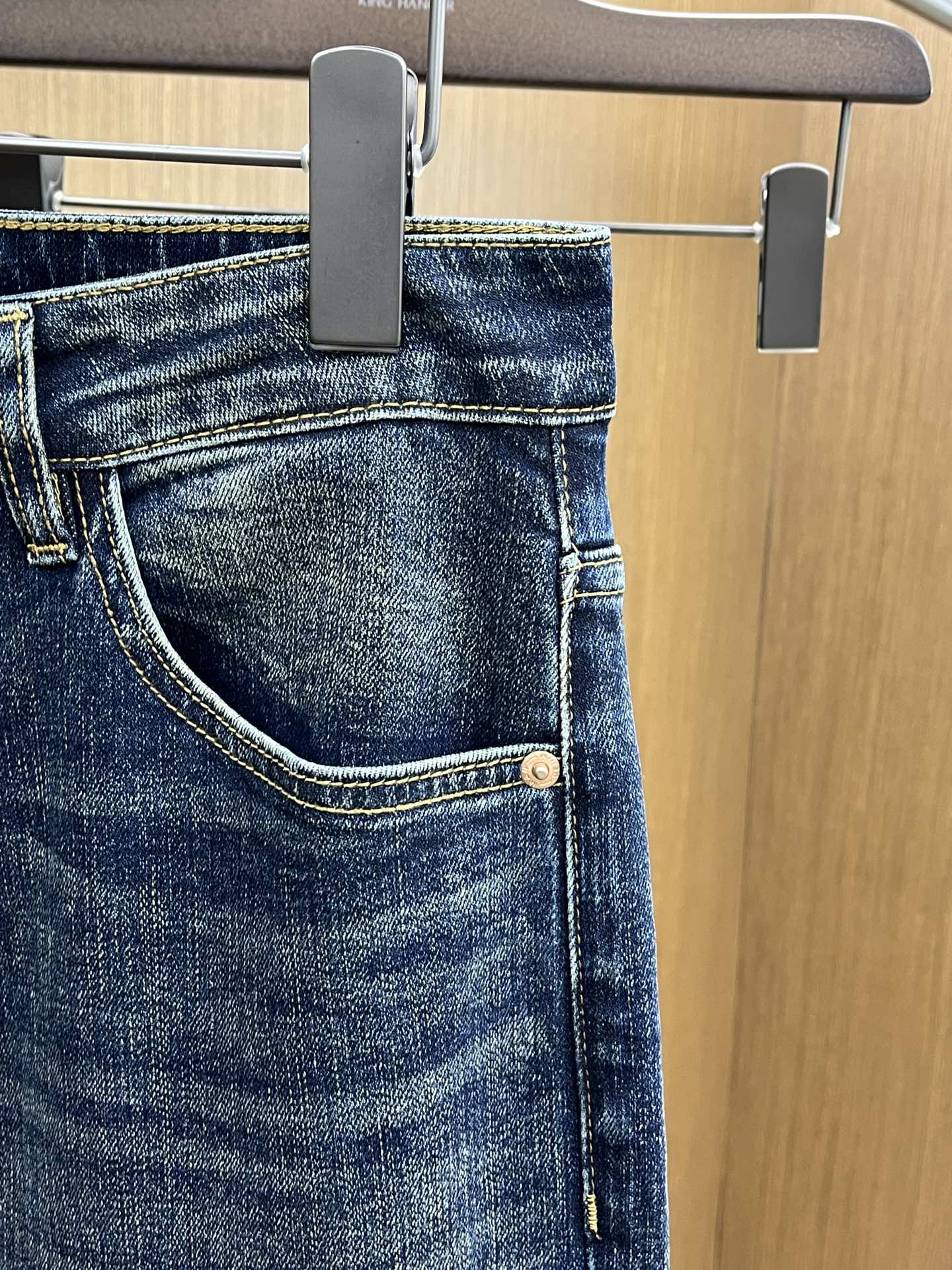 秋冬 YSL 🔥ss秋冬新款 男士小直筒原单 牛仔裤 早秋新款超柔软，弹力面料，复杂的手工艺叠加，任何一