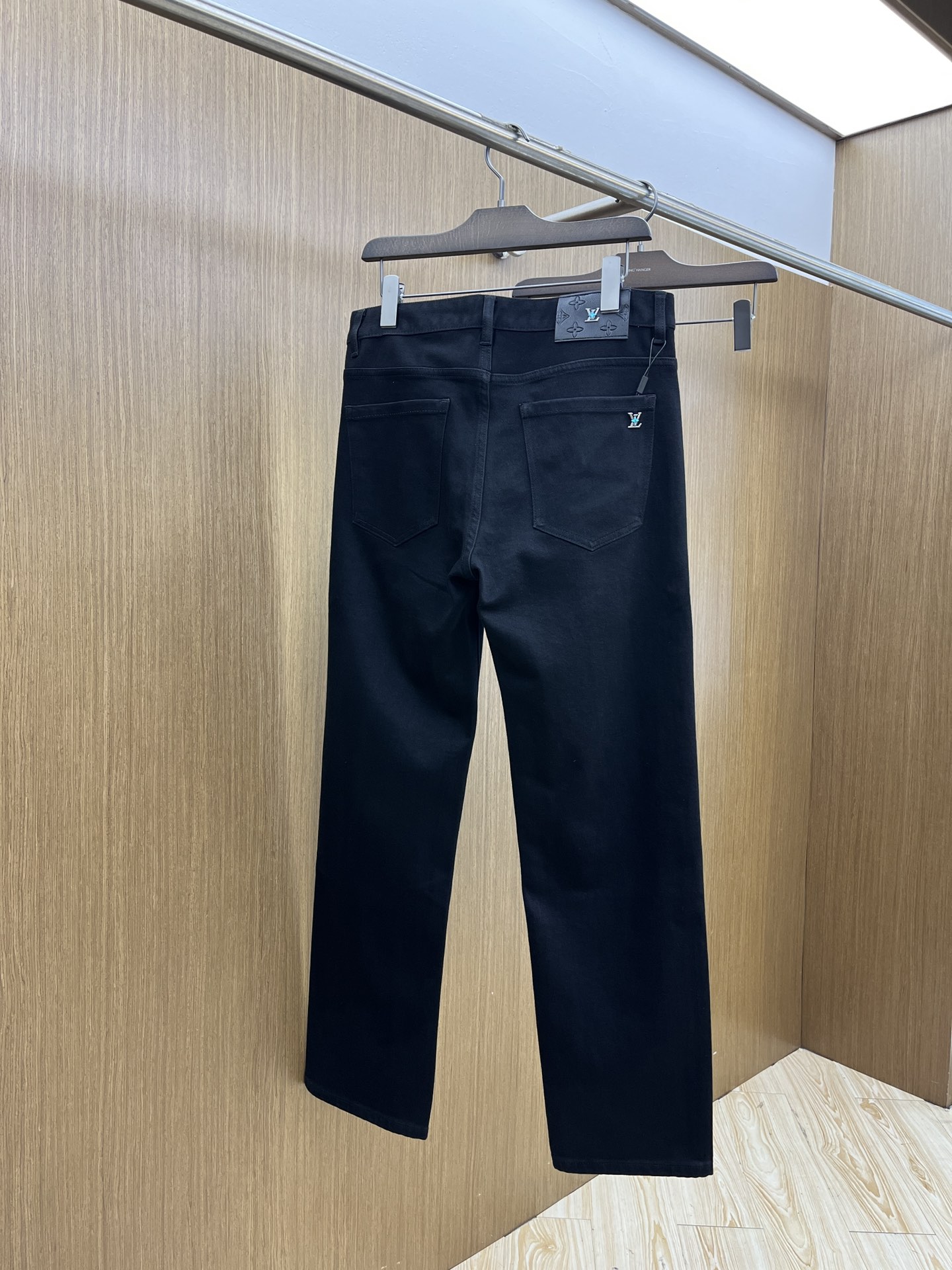 秋冬 Lv 🔥ss秋冬新款 男士小直筒原单 牛仔裤 早秋新款超柔软，弹力面料，复杂的手工艺叠加，任何一个