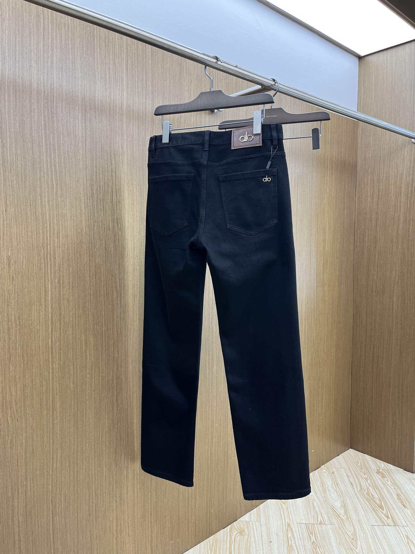 秋冬 alo🔥ss秋冬新款 男士小直筒原单 牛仔裤 早秋新款超柔软，弹力面料，复杂的手工艺叠加，任何一个
