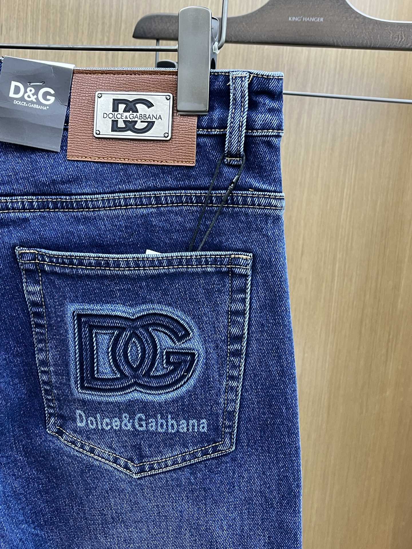 秋冬 DG🔥🔥高端定制、25SS秋冬最新款牛仔裤 柜台同步发售 进口固色面料 原版定制复刻 客供五金辅料