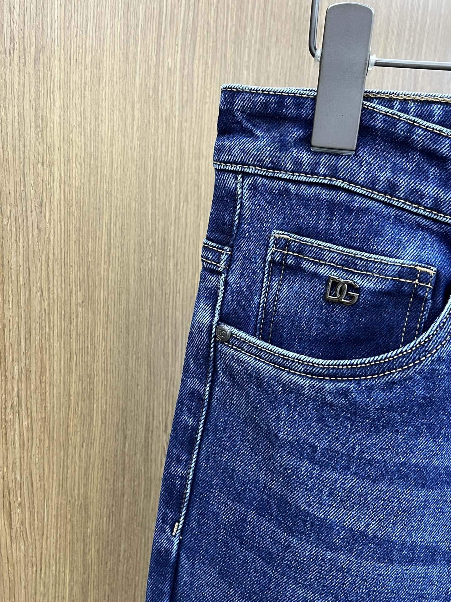 秋冬 DG🔥🔥高端定制、25SS秋冬最新款牛仔裤 柜台同步发售 进口固色面料 原版定制复刻 客供五金辅料