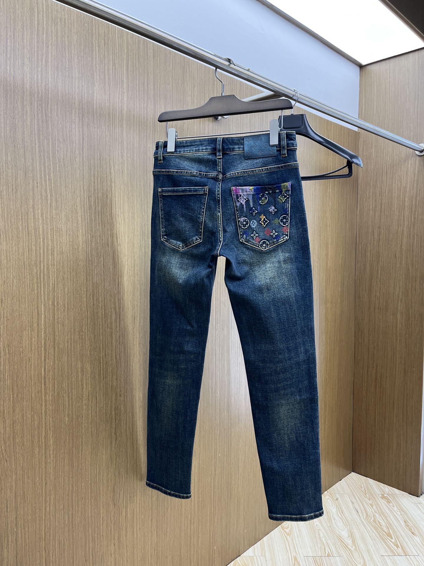 秋冬 LV 🔥高端定制、2025早秋最新款牛仔裤 柜台同步发售 原版定制复刻 客供五金辅料 原单品质 进