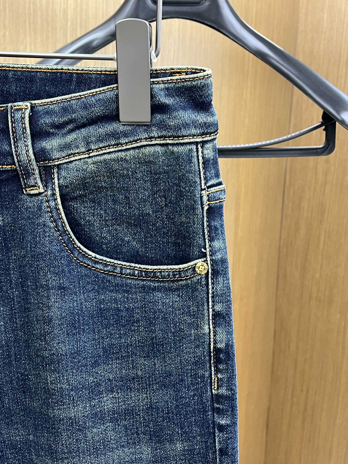 秋冬 LV 🔥高端定制、2025早秋最新款牛仔裤 柜台同步发售 原版定制复刻 客供五金辅料 原单品质 进