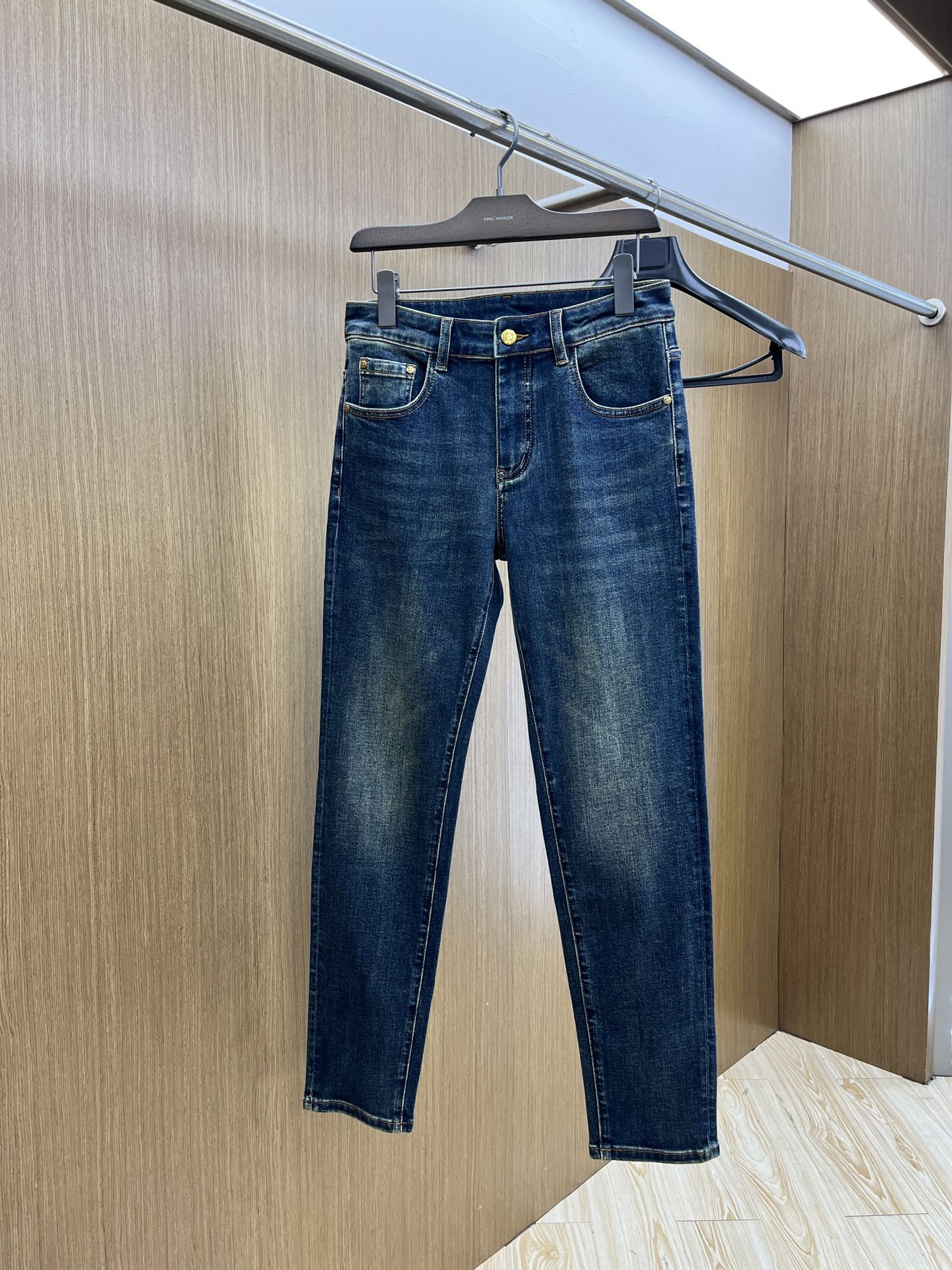 秋冬 LV 🔥高端定制、2025早秋最新款牛仔裤 柜台同步发售 原版定制复刻 客供五金辅料 原单品质 进