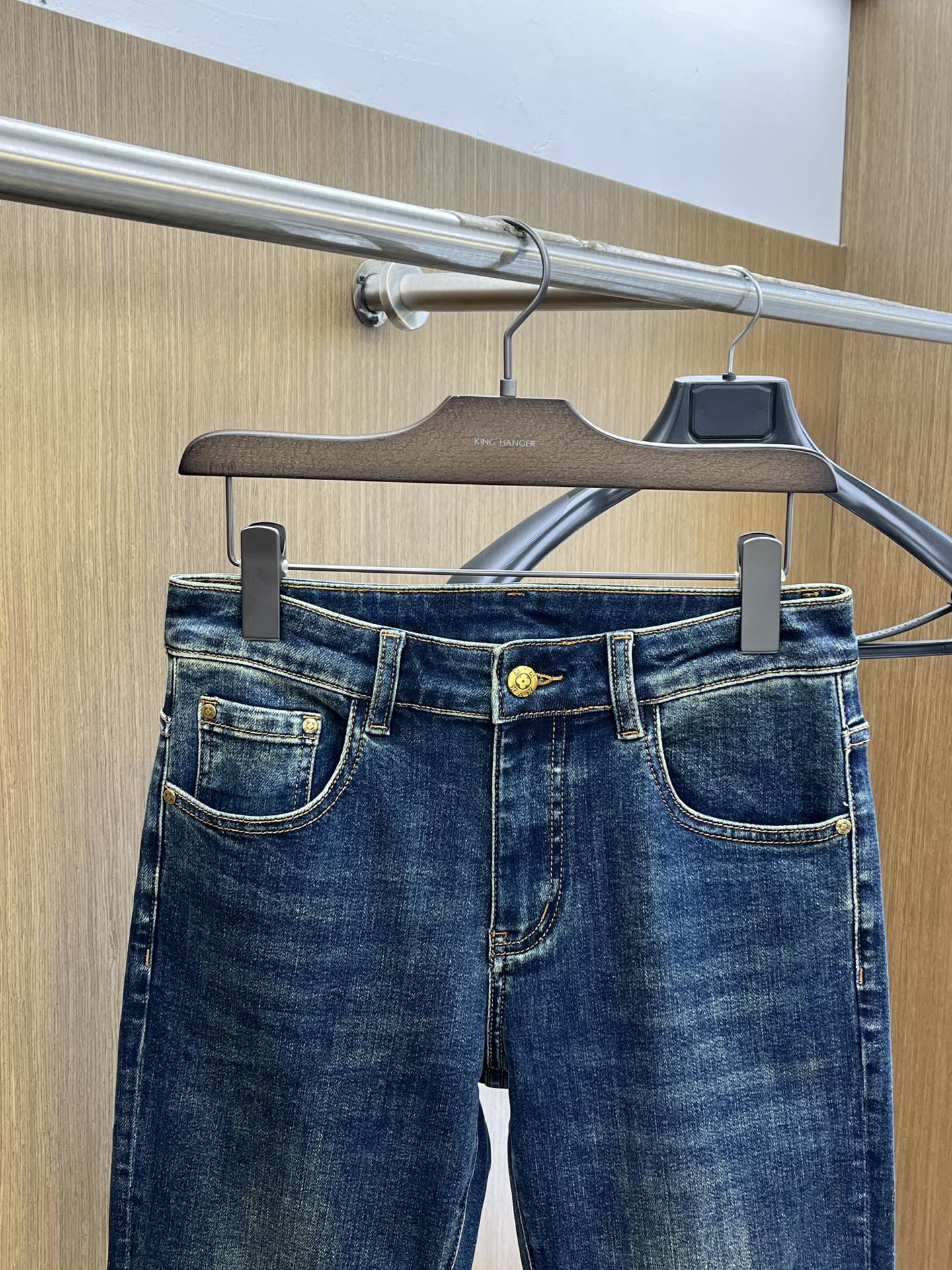 秋冬 LV 🔥高端定制、2025早秋最新款牛仔裤 柜台同步发售 原版定制复刻 客供五金辅料 原单品质 进