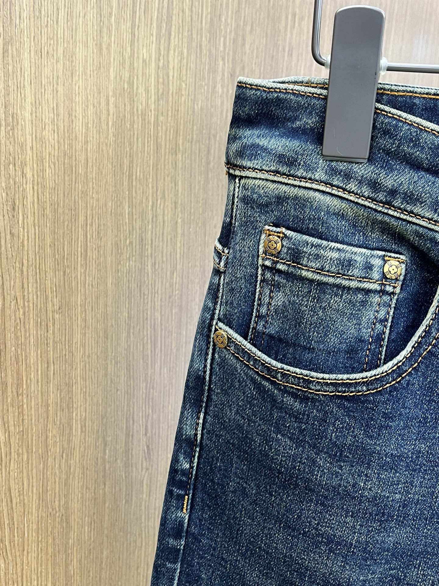 秋冬 LV 🔥高端定制、2025早秋最新款牛仔裤 柜台同步发售 原版定制复刻 客供五金辅料 原单品质 进