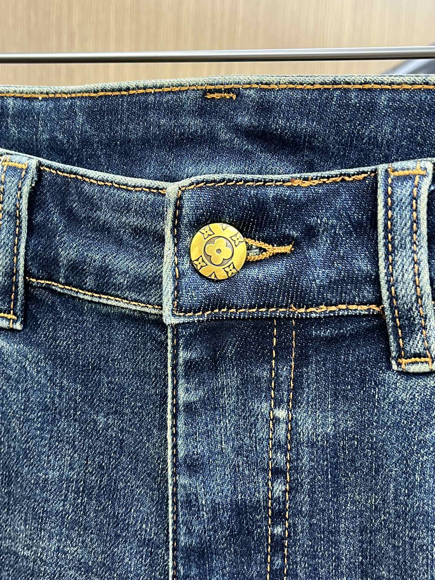 秋冬 LV 🔥高端定制、2025早秋最新款牛仔裤 柜台同步发售 原版定制复刻 客供五金辅料 原单品质 进