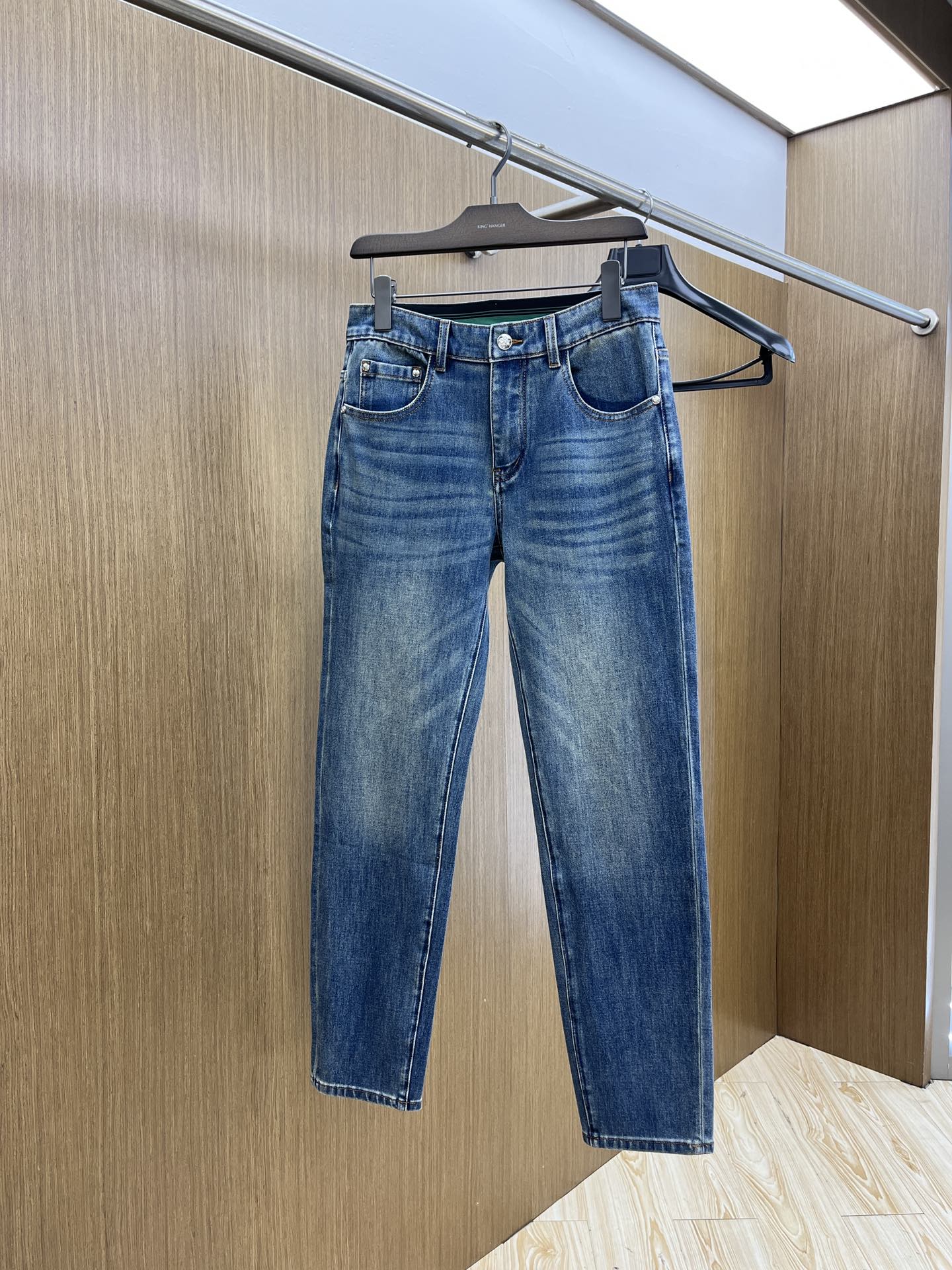 秋冬 Loe 🔥高端定制、2025早秋最新款牛仔裤 柜台同步发售 原版定制复刻 客供五金辅料 原单品质 