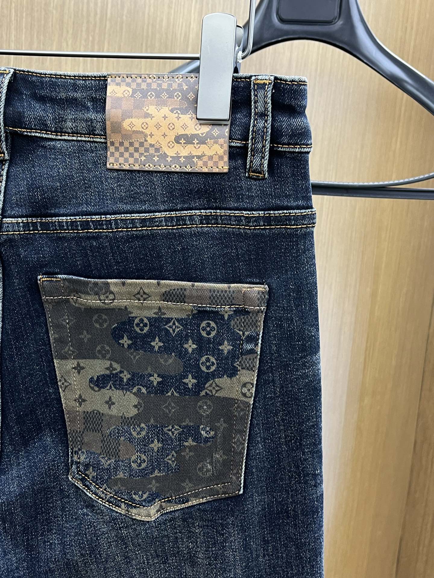 秋冬 LV 🔥高端定制、2025早秋最新款牛仔裤 柜台同步发售 原版定制复刻 客供五金辅料 原单品质 进