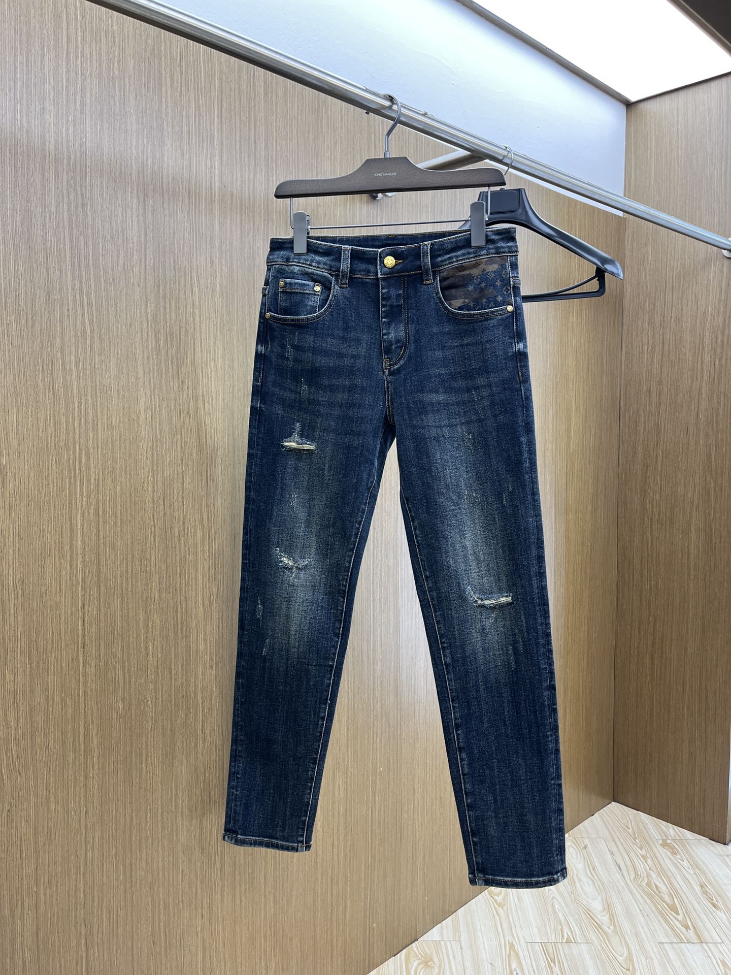 秋冬 LV 🔥高端定制、2025早秋最新款牛仔裤 柜台同步发售 原版定制复刻 客供五金辅料 原单品质 进