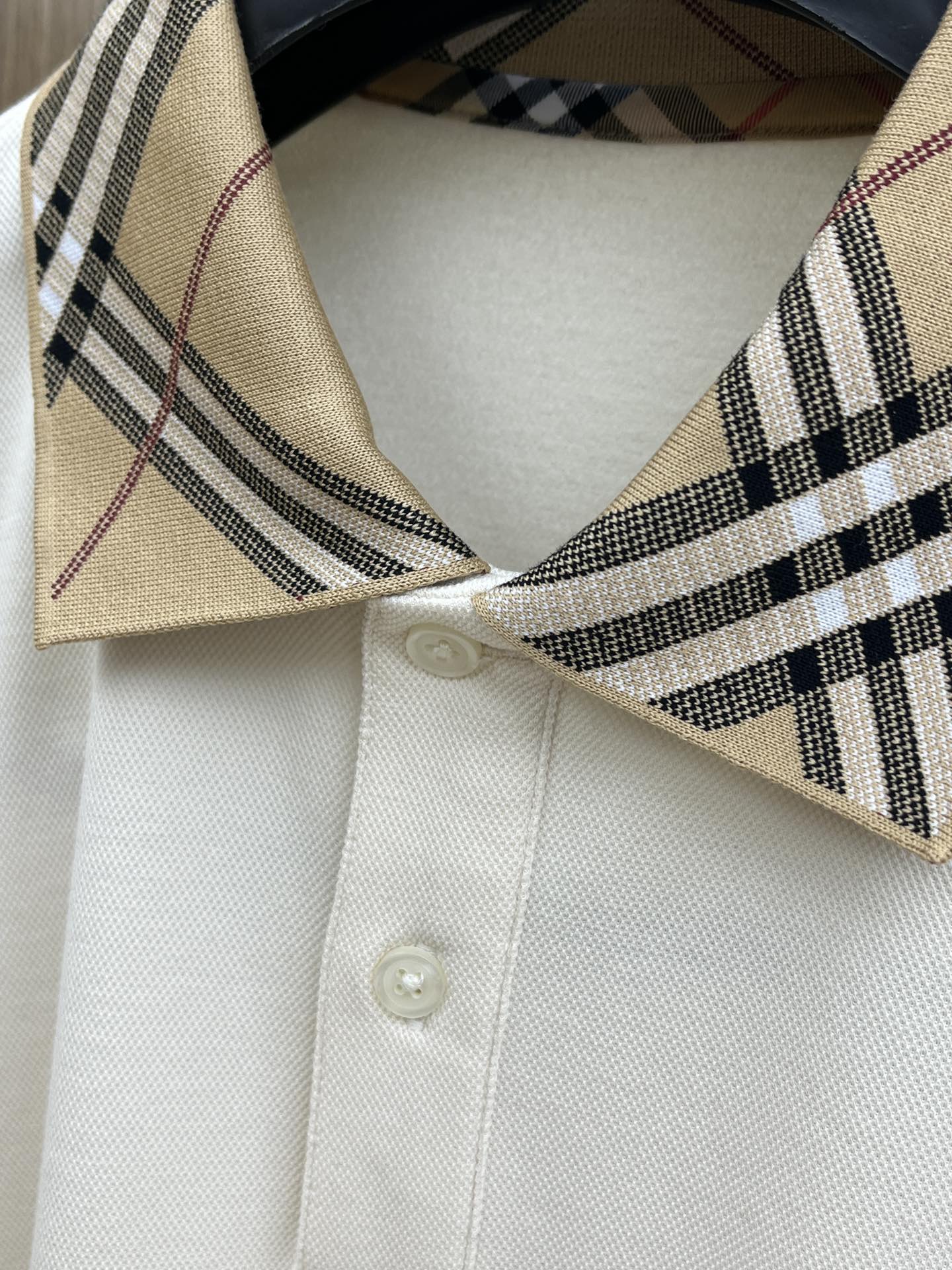 秋冬 BBR 🔥秋冬BURBERRY长袖 选用拉毛珠地棉 面料细腻柔软上身舒适  fjj简约时尚 适配商