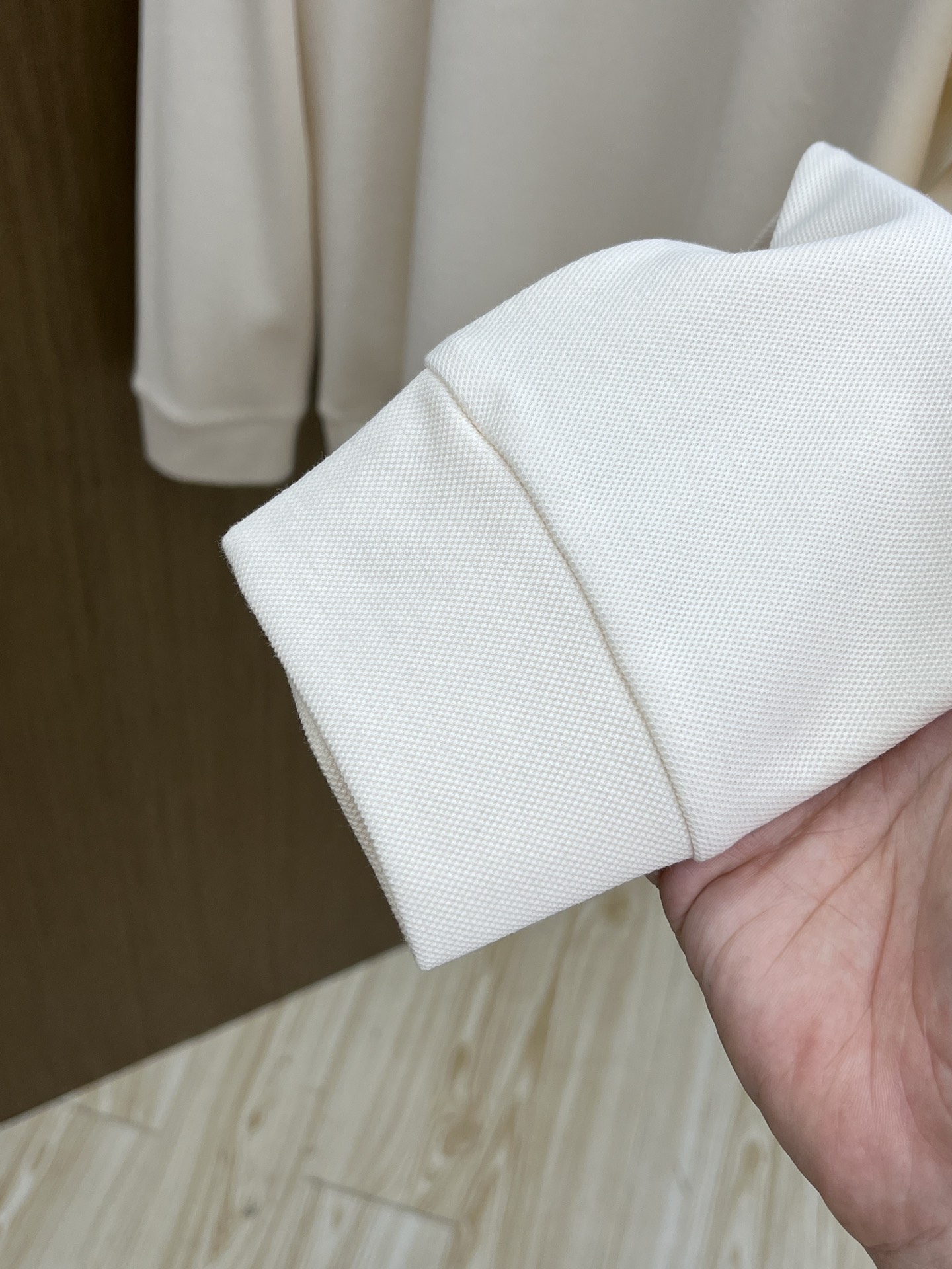 秋冬 BBR 🔥秋冬BURBERRY长袖 选用拉毛珠地棉 面料细腻柔软上身舒适  fjj简约时尚 适配商