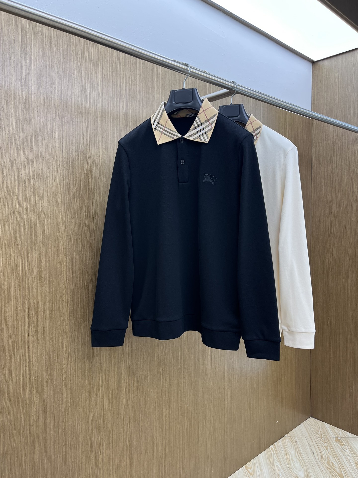 秋冬 BBR 🔥秋冬BURBERRY长袖 选用拉毛珠地棉 面料细腻柔软上身舒适  fjj简约时尚 适配商