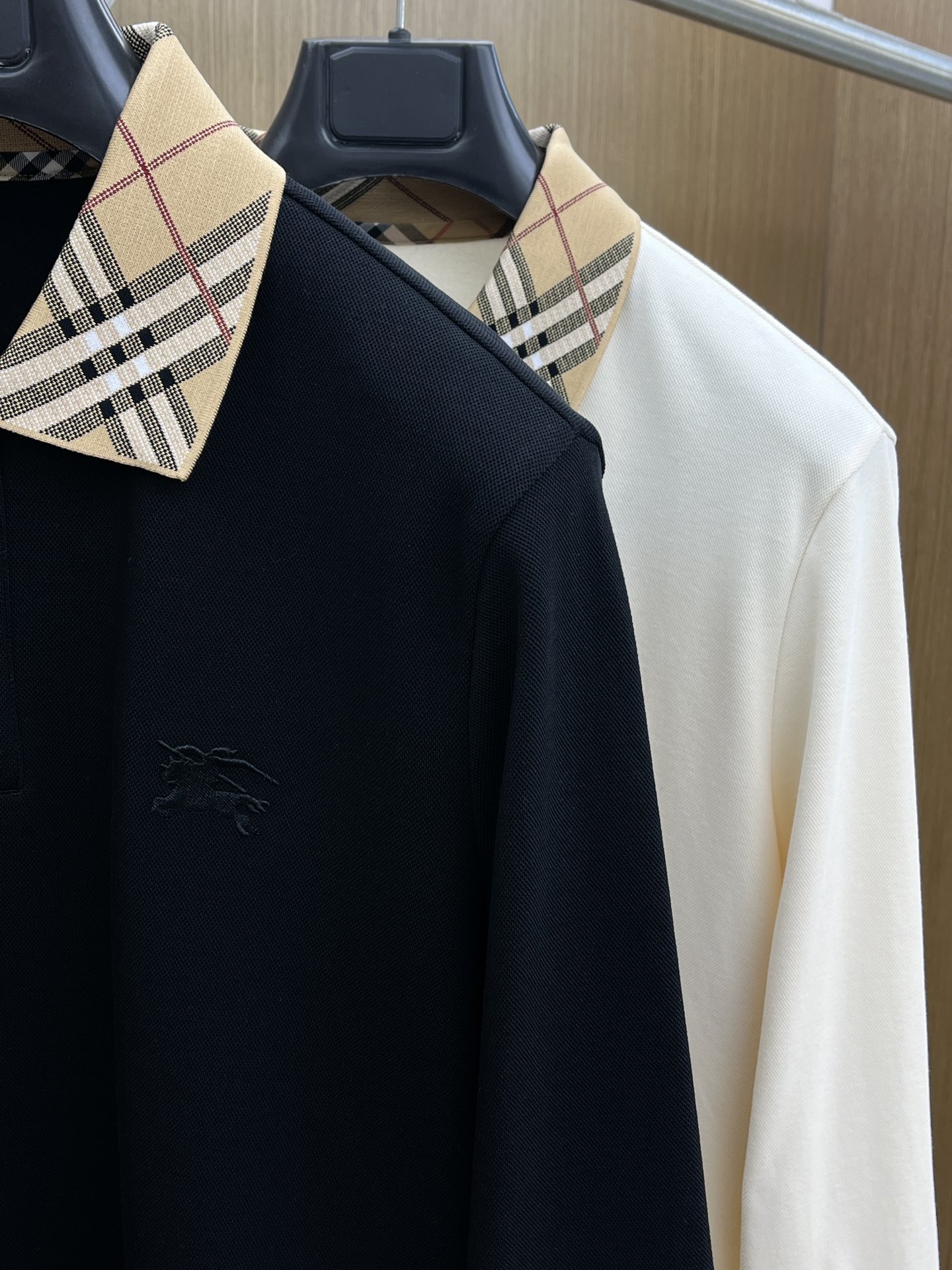 秋冬 BBR 🔥秋冬BURBERRY长袖 选用拉毛珠地棉 面料细腻柔软上身舒适  fjj简约时尚 适配商