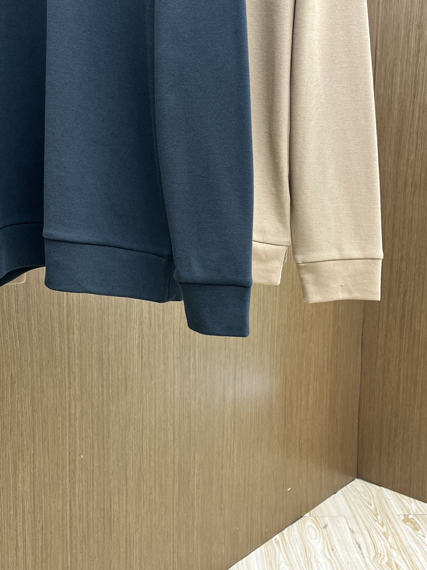 秋冬 BBR 🔥秋冬BURBERRY长袖 选用拉毛珠地棉 面料细腻柔软上身舒适  fjj简约时尚 适配商