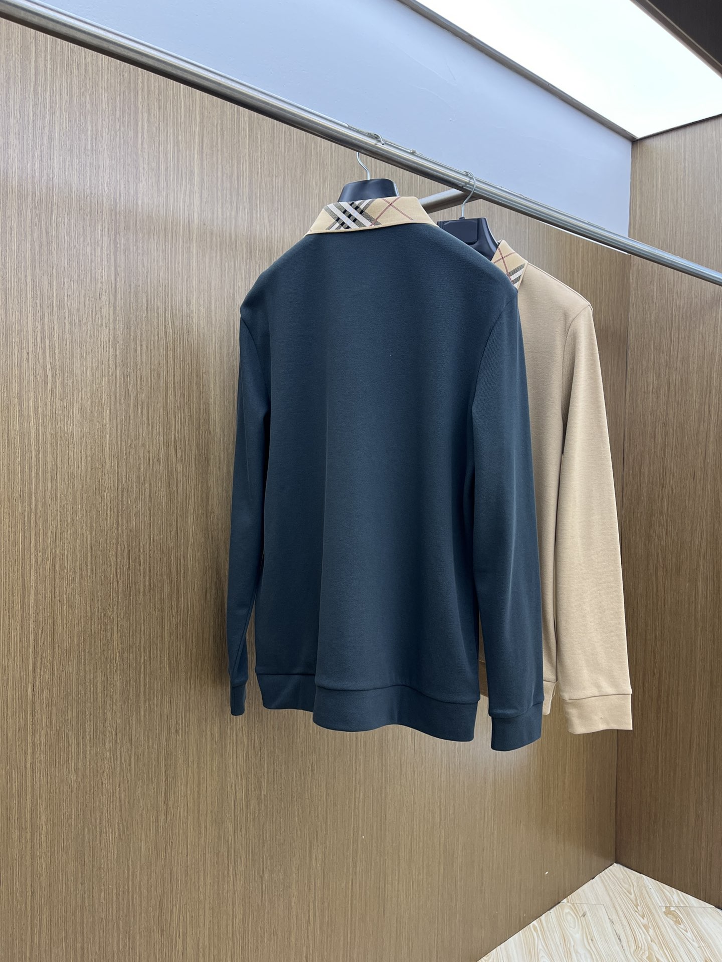 秋冬 BBR 🔥秋冬BURBERRY长袖 选用拉毛珠地棉 面料细腻柔软上身舒适  fjj简约时尚 适配商