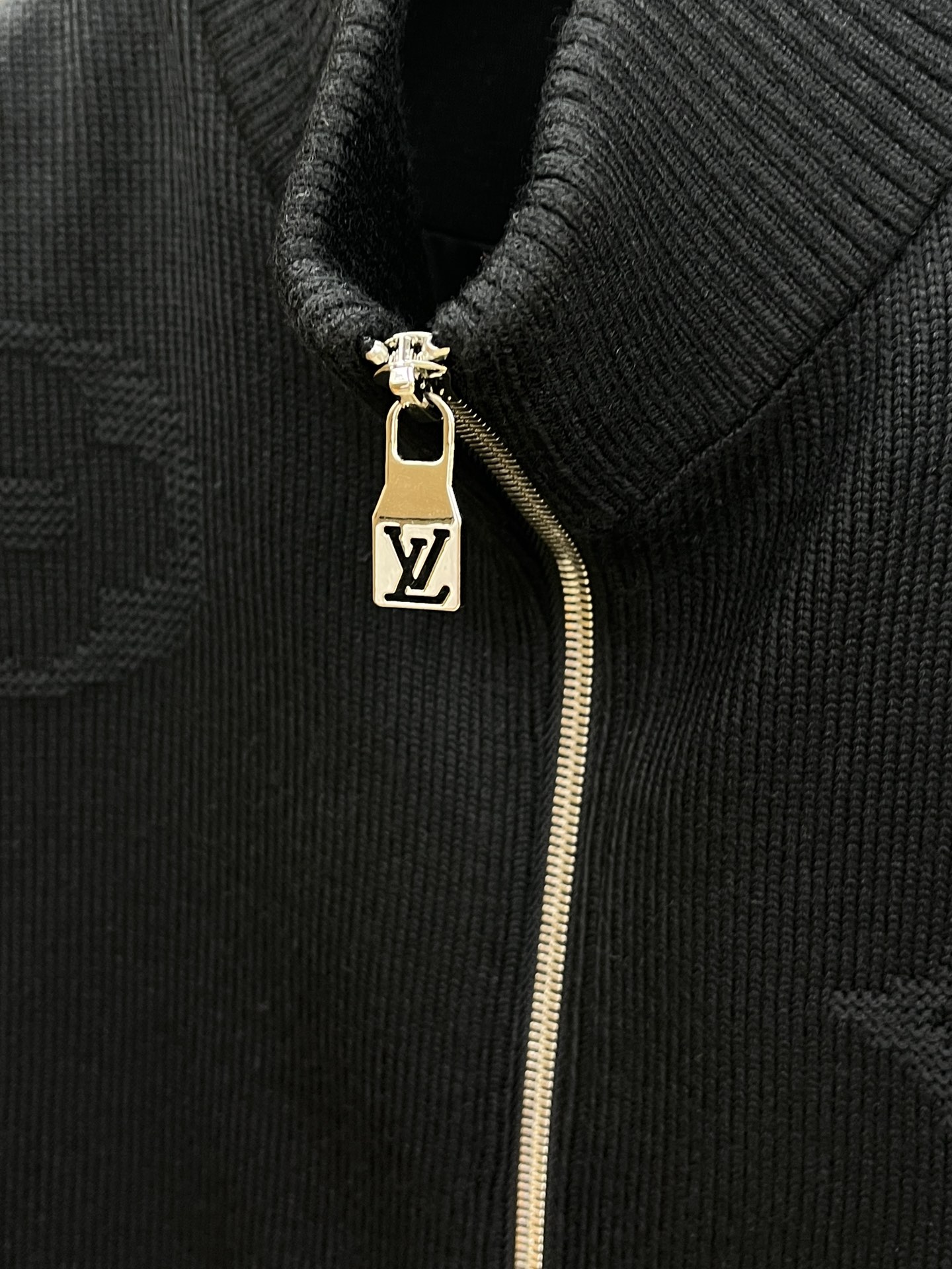秋冬 LV🔥🔥ss早秋新款发布 驴牌立领马甲外套，秋季爆款羊毛针织马甲外套，穿上就是舒适自在又显瘦的存在
