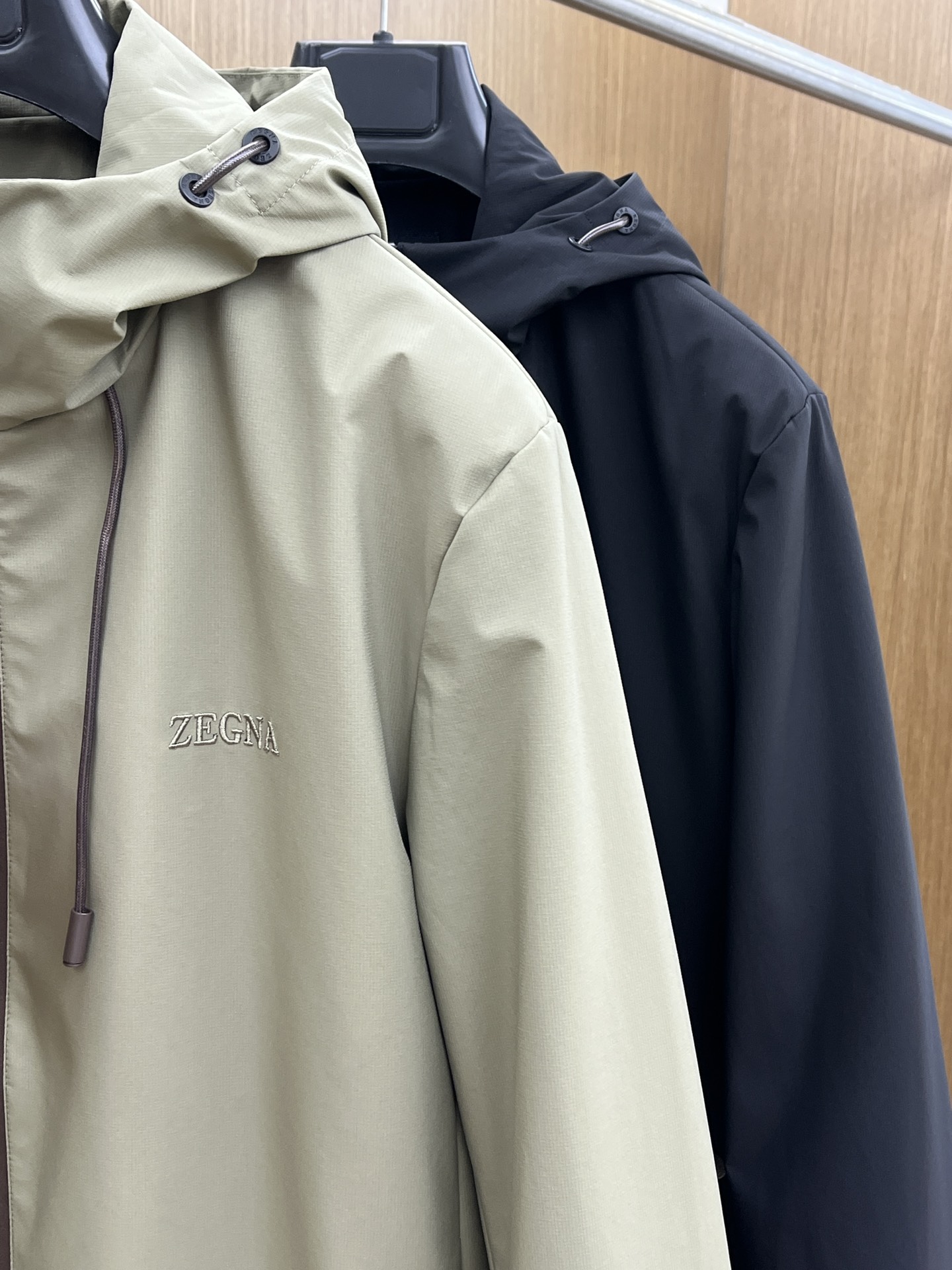秋冬 ZZ 🔥🔥2045ss早秋新款发布 杰尼亚夹棉连帽夹克外套，字母logo刺绣，秋季爆款外套，定织定