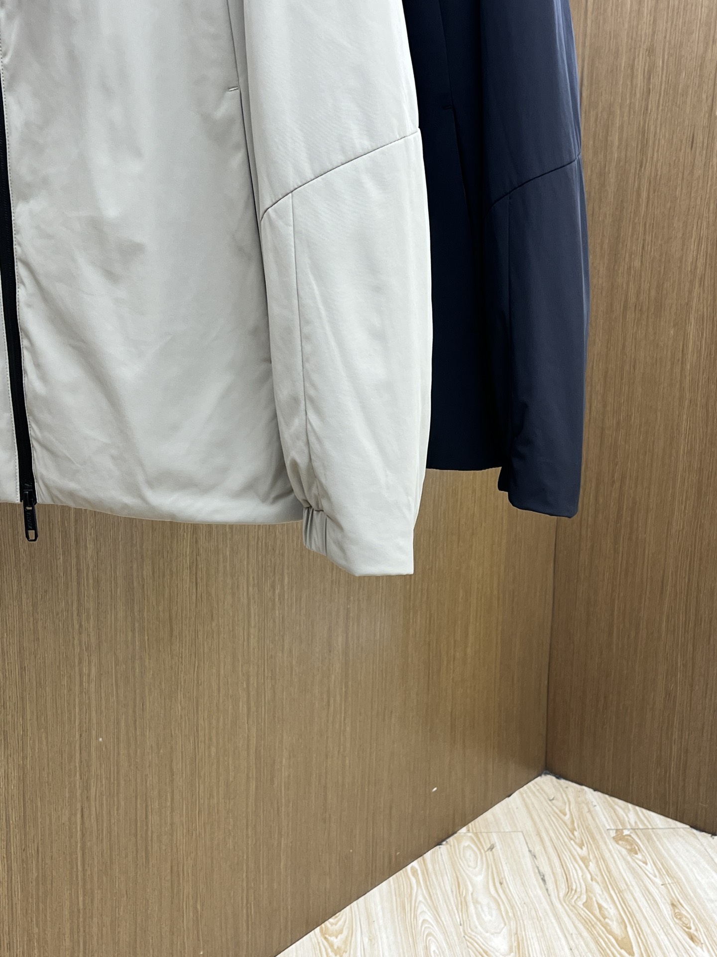 秋冬 ZZ 🔥ss早秋新款发布 杰尼亚连帽夹克薄棉外套，胸前拉链字母logo装饰，细节精湛考究。秋季爆款