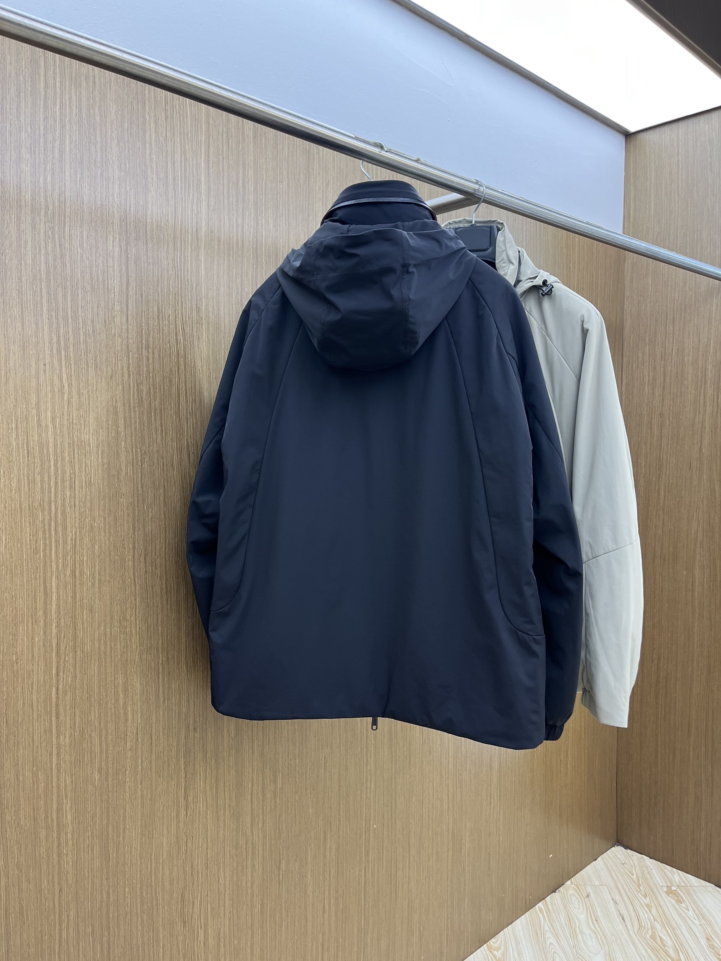 秋冬 ZZ 🔥ss早秋新款发布 杰尼亚连帽夹克薄棉外套，胸前拉链字母logo装饰，细节精湛考究。秋季爆款