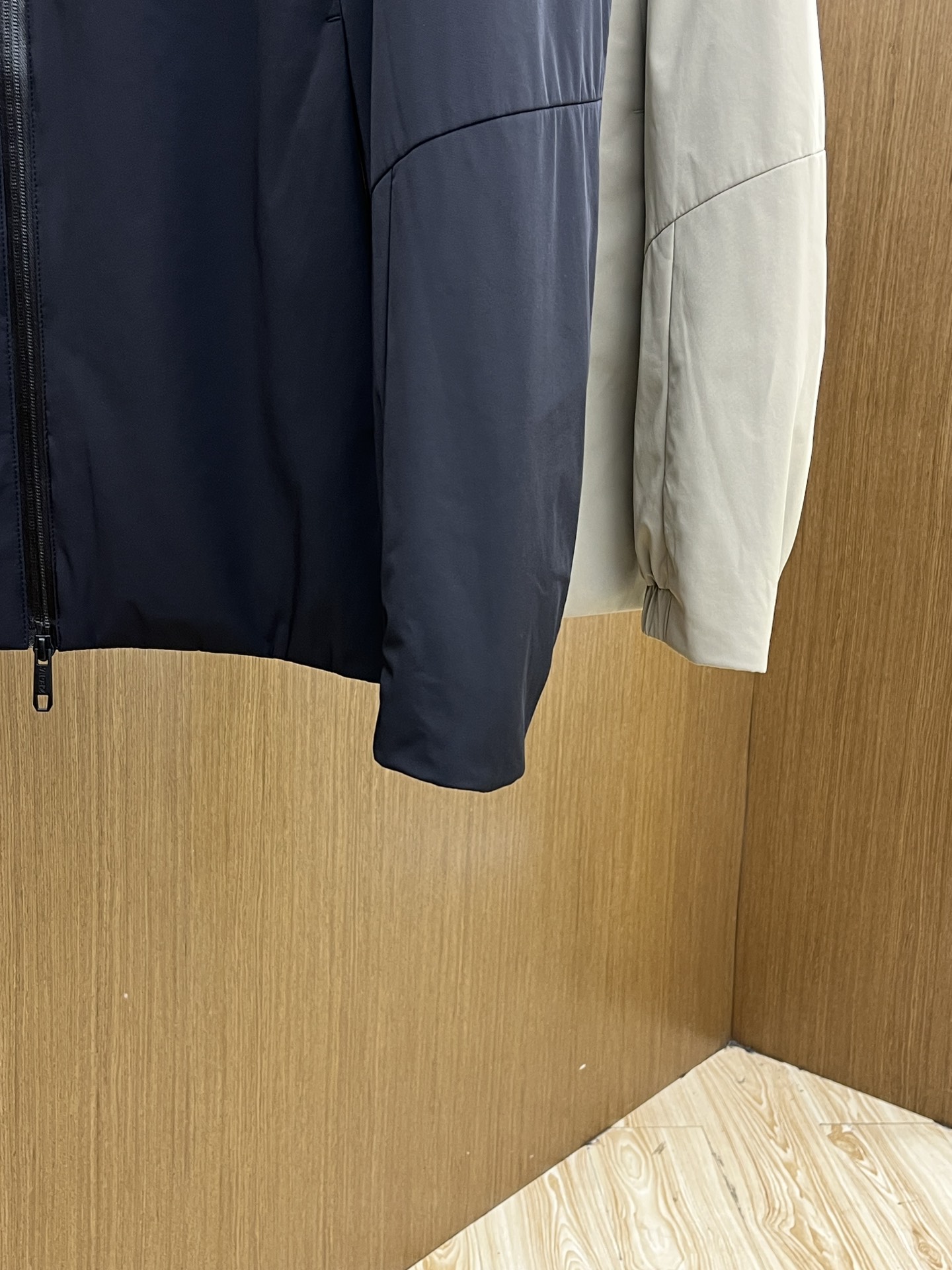 秋冬 ZZ 🔥ss早秋新款发布 杰尼亚连帽夹克薄棉外套，胸前拉链字母logo装饰，细节精湛考究。秋季爆款