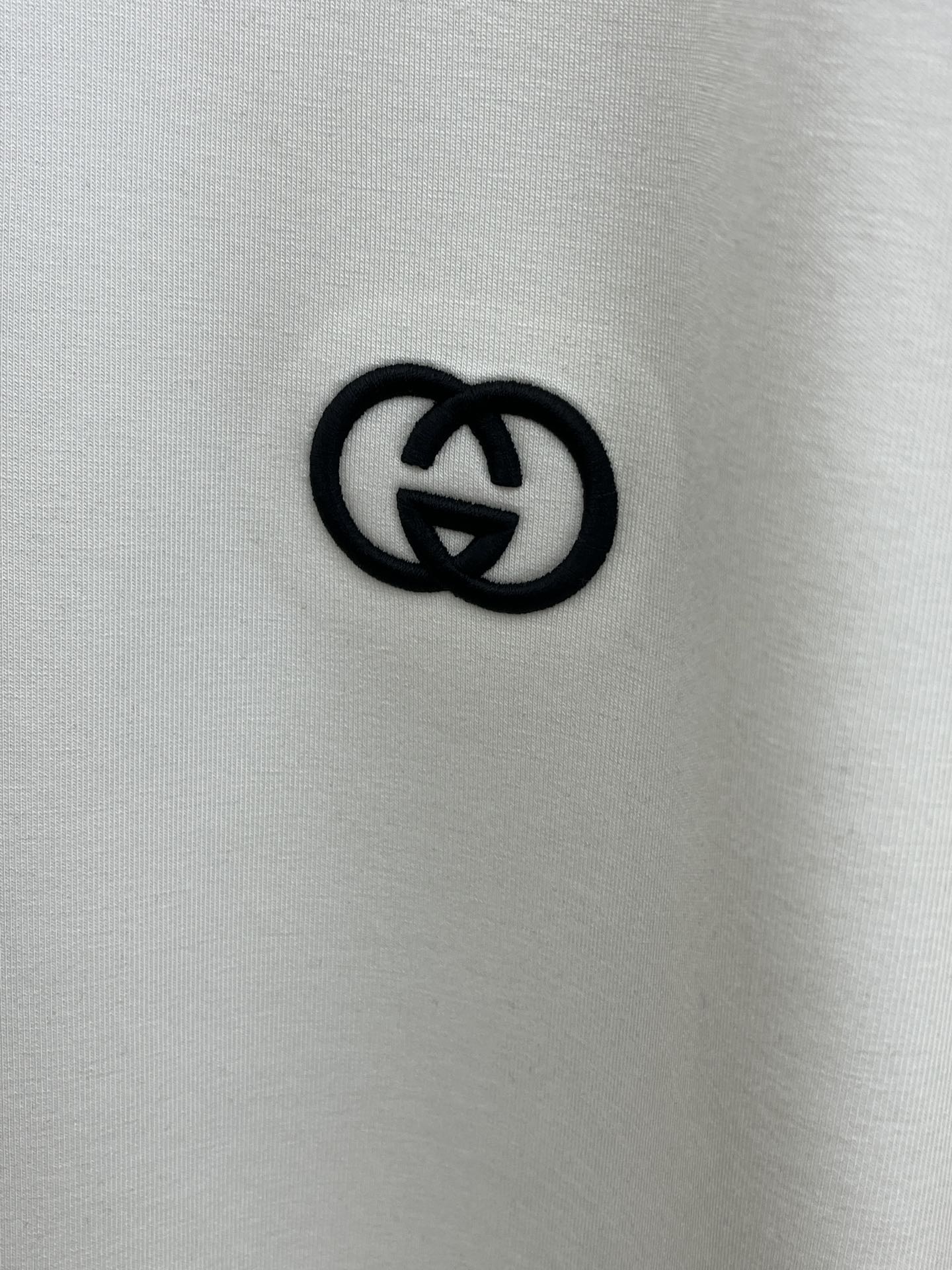 Gucci Embroidered Logo Short Sleeve T-Shirt - Premium Comfort & Style 6 i1755889157 3710 8