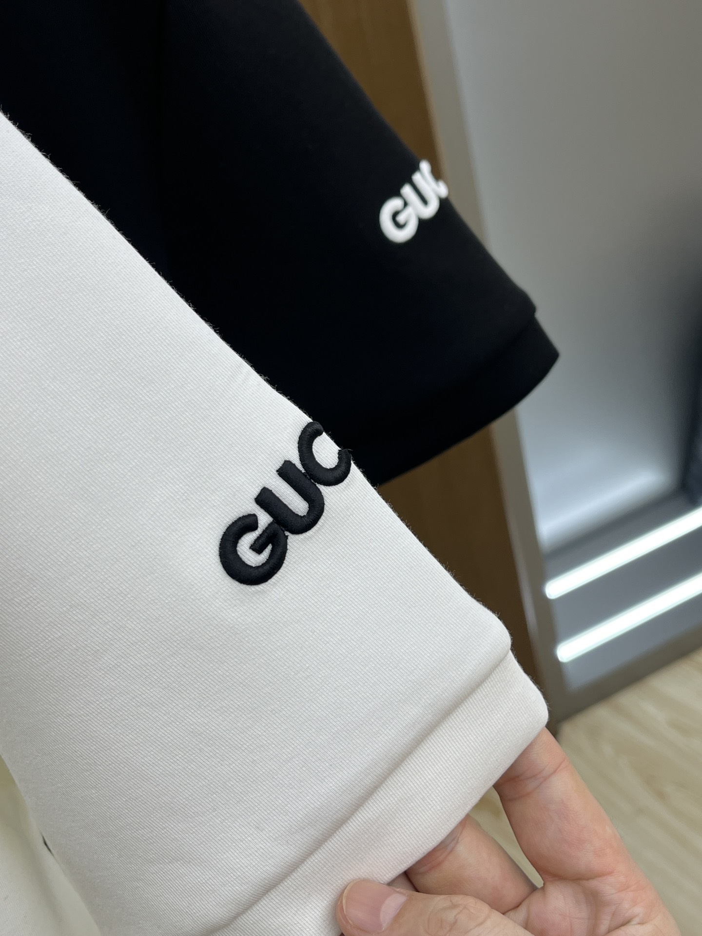 Gucci Embroidered Logo Short Sleeve T-Shirt - Premium Comfort & Style 7 i1755889157 5129 2