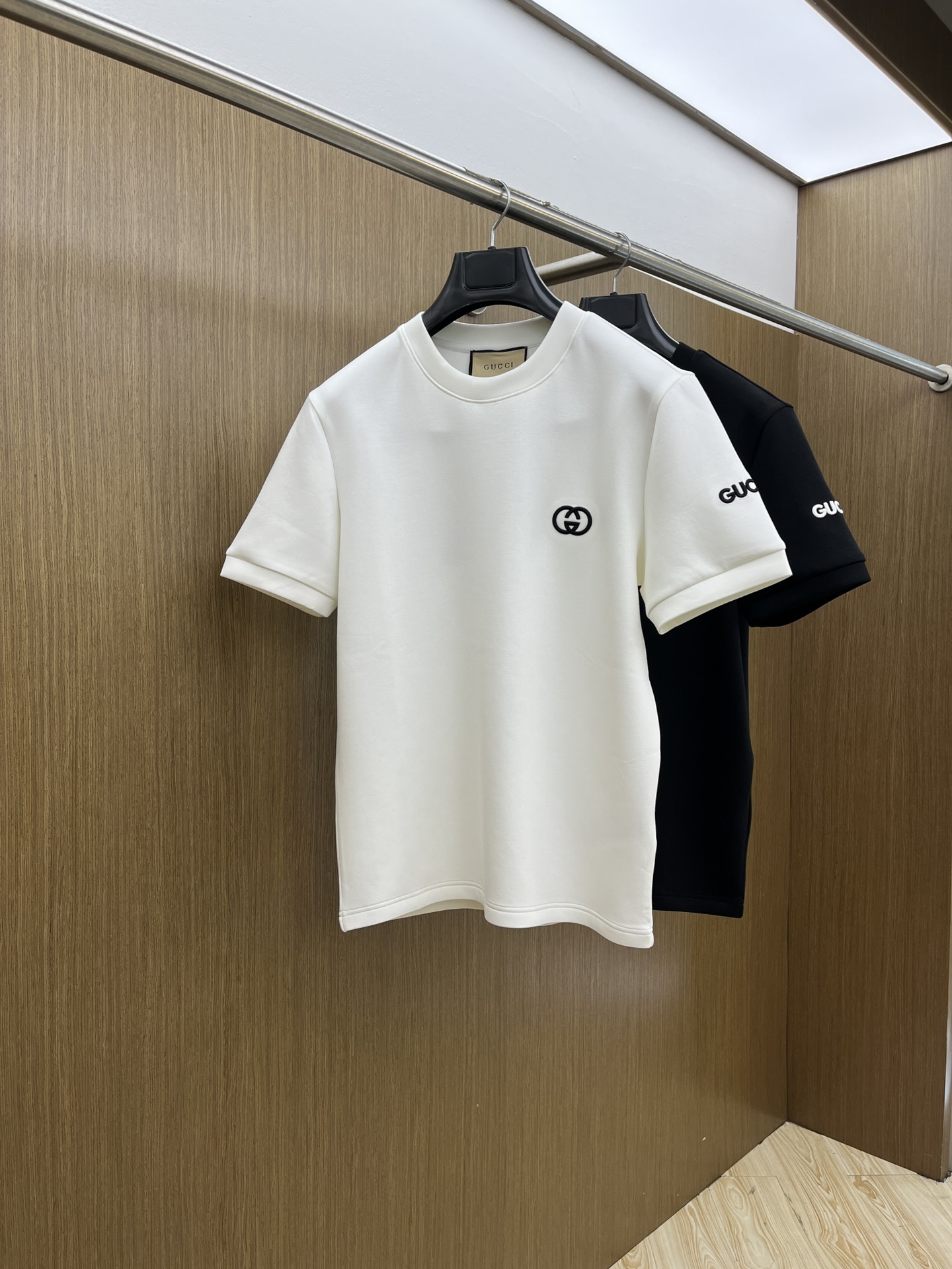 Gucci Embroidered Logo Short Sleeve T-Shirt - Premium Comfort & Style 2 i1755889157 7091 7