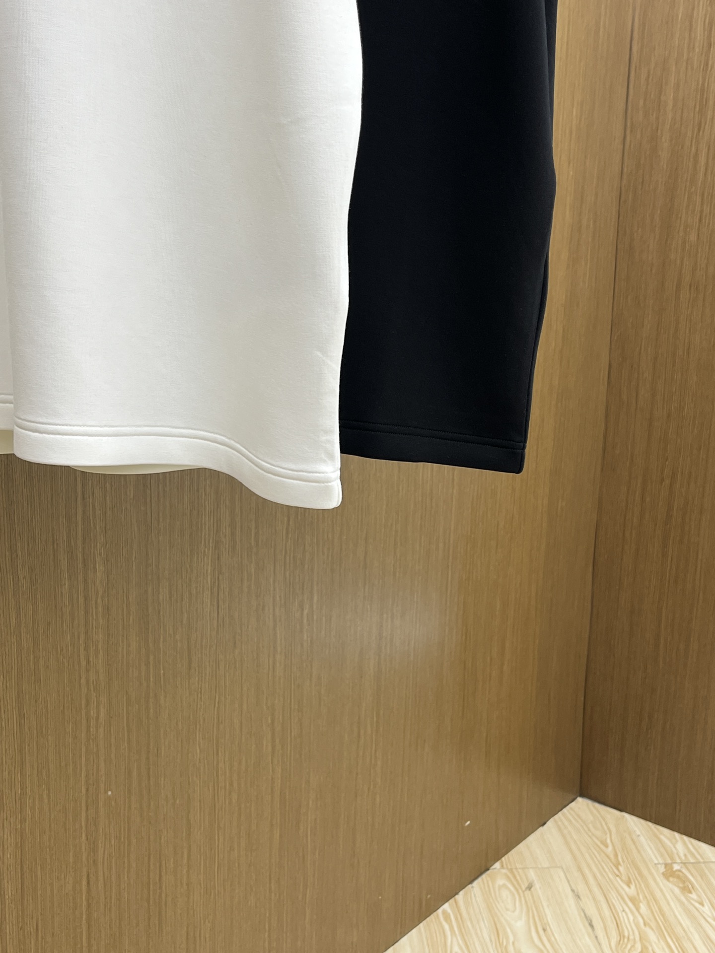Gucci Embroidered Logo Short Sleeve T-Shirt - Premium Comfort & Style 8 i1755889157 830 4
