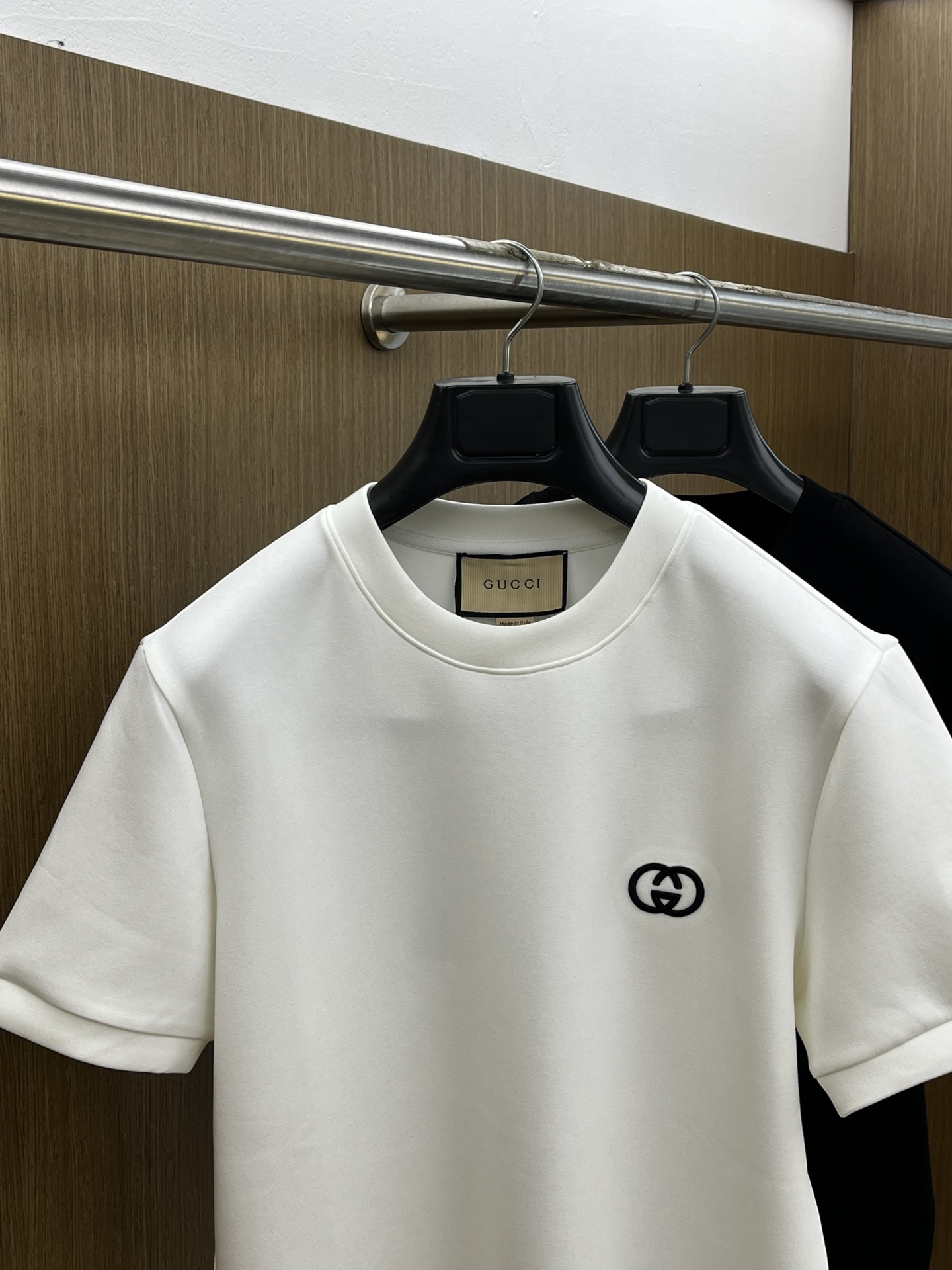 Gucci Embroidered Logo Short Sleeve T-Shirt - Premium Comfort & Style 3 i1755889157 8372 1