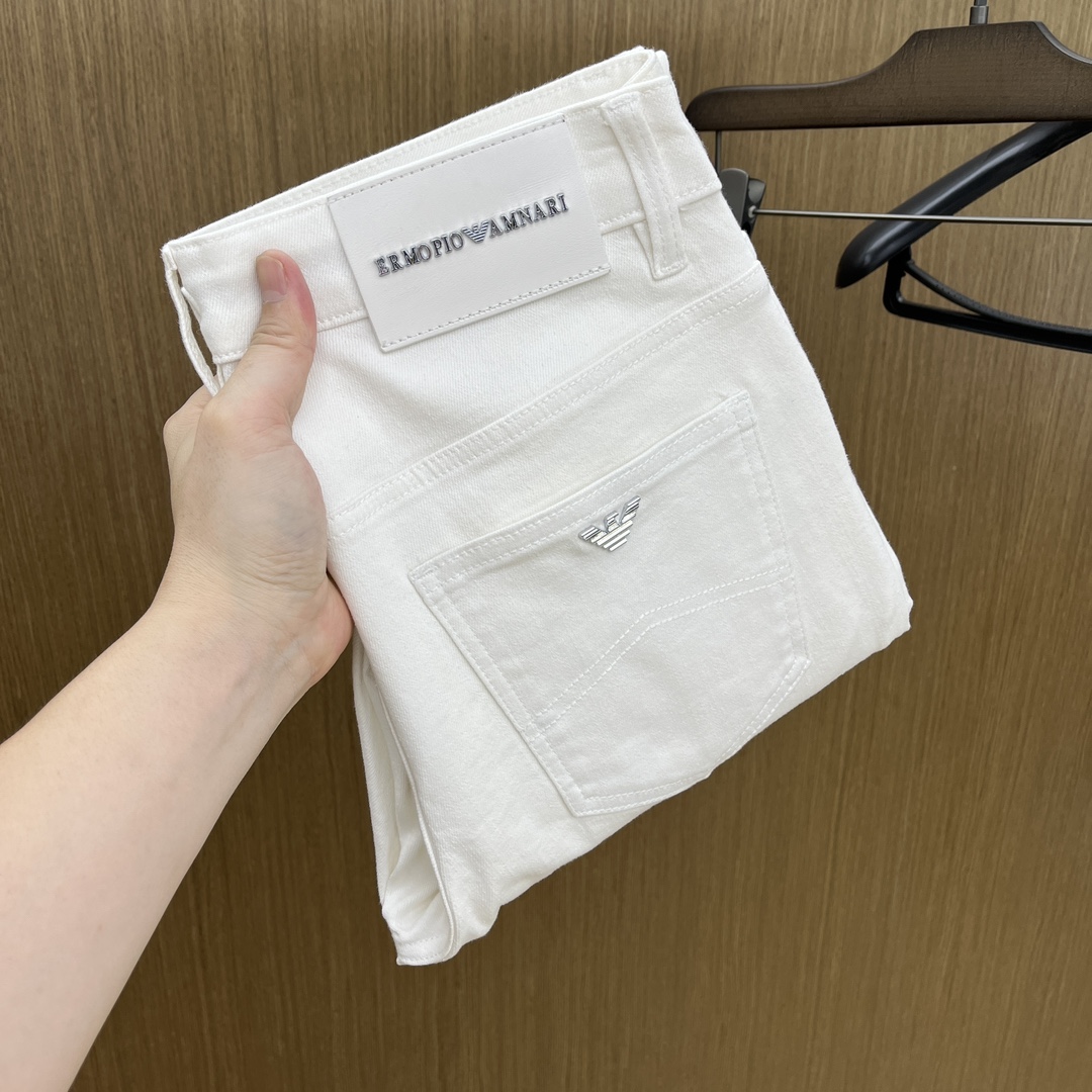 NO:513993,Autumn and winter AJ high-end customization, the latest jeans in early autumn 2025 are released simultaneously on the counter. Original custom reproduction. Customer-supplied hardware and accessories. Original quality. Imported fixed-color denim fabric. Heavy industry washing water. FDA fine workmanship and excellent upper body!  Selected single products, complete three standards, original single product, number 29-38, no 35. 37,,jeans,alexander wang19860909秋冬 AJ 高端定制、2025早秋最新款牛仔裤 柜台同步发售 原版定制复刻 客供五金辅料 原单品质 进口固色牛仔面料 重工洗水 fda做工走线精细 上身绝佳！优选单品 三标齐全 原单出品 码数29-38无35. 37,,jeans,alexander wang,Men's clothing