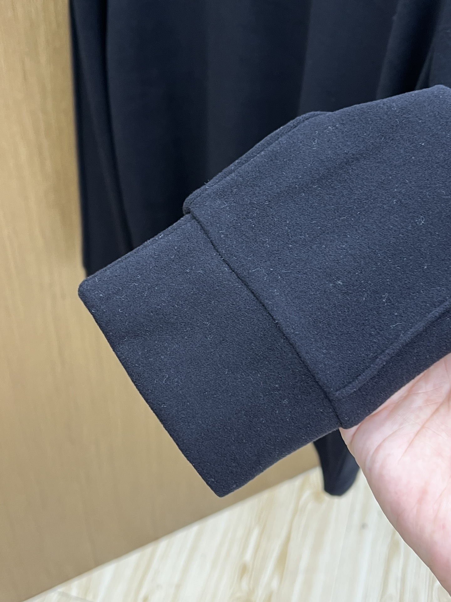 秋冬 PD 🔥秋冬PRADA打底衫 面料选用暖姜天丝德绒 面料细腻柔软上身舒适 简约时尚 适配商务、休闲