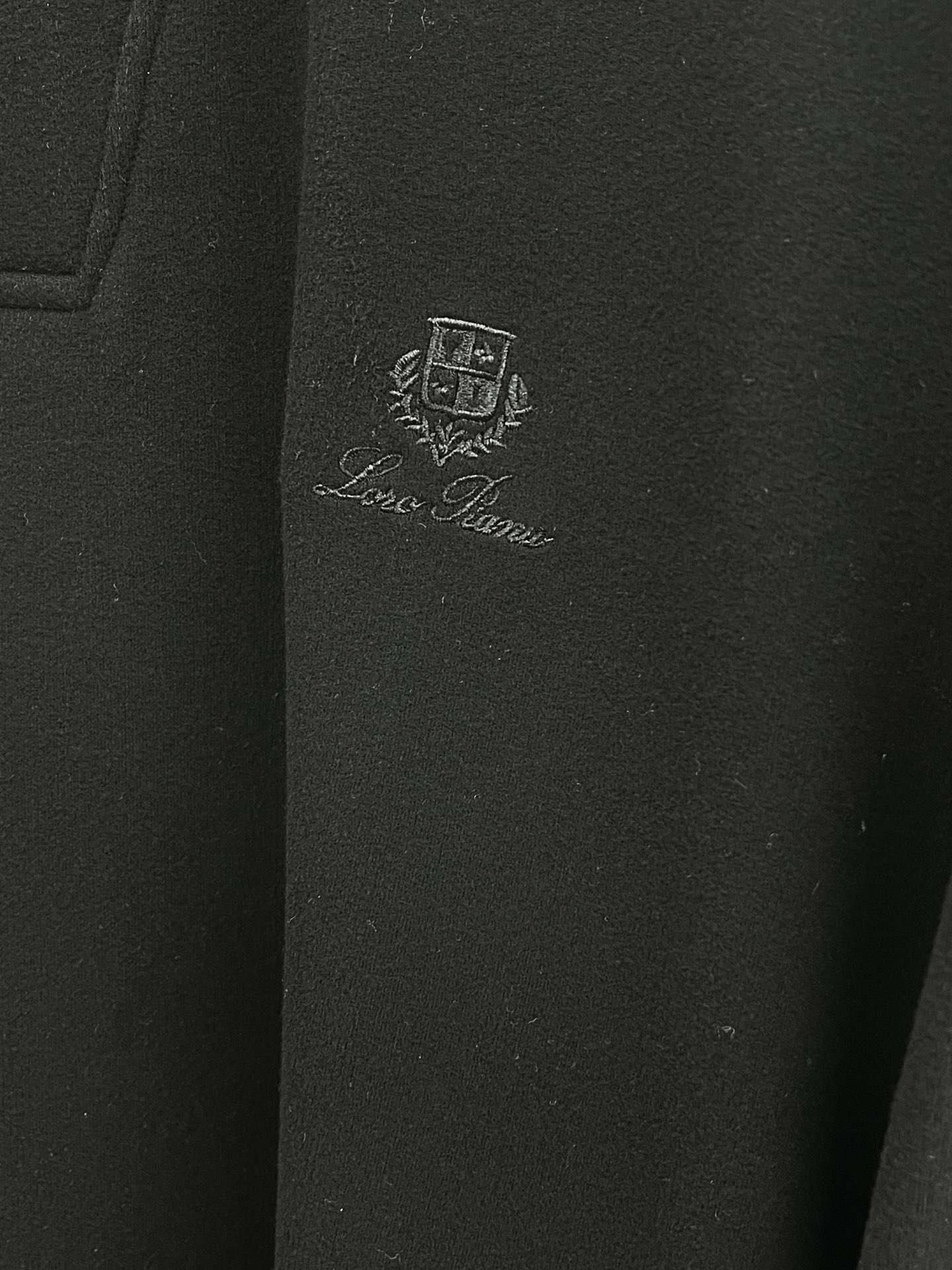 秋冬 lP🆕 🔥秋冬lP🆕翻领打底衫 选用德绒小条 面料细腻柔软上身舒适 简约时尚 适配商务、休闲等多种