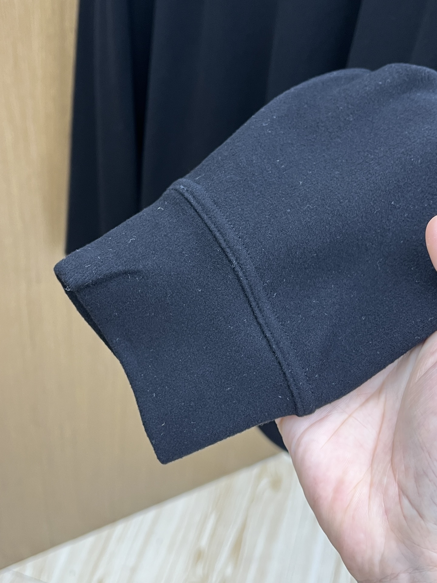 秋冬 lP🆕 🔥秋冬lP🆕翻领打底衫 选用德绒小条 面料细腻柔软上身舒适 简约时尚 适配商务、休闲等多种