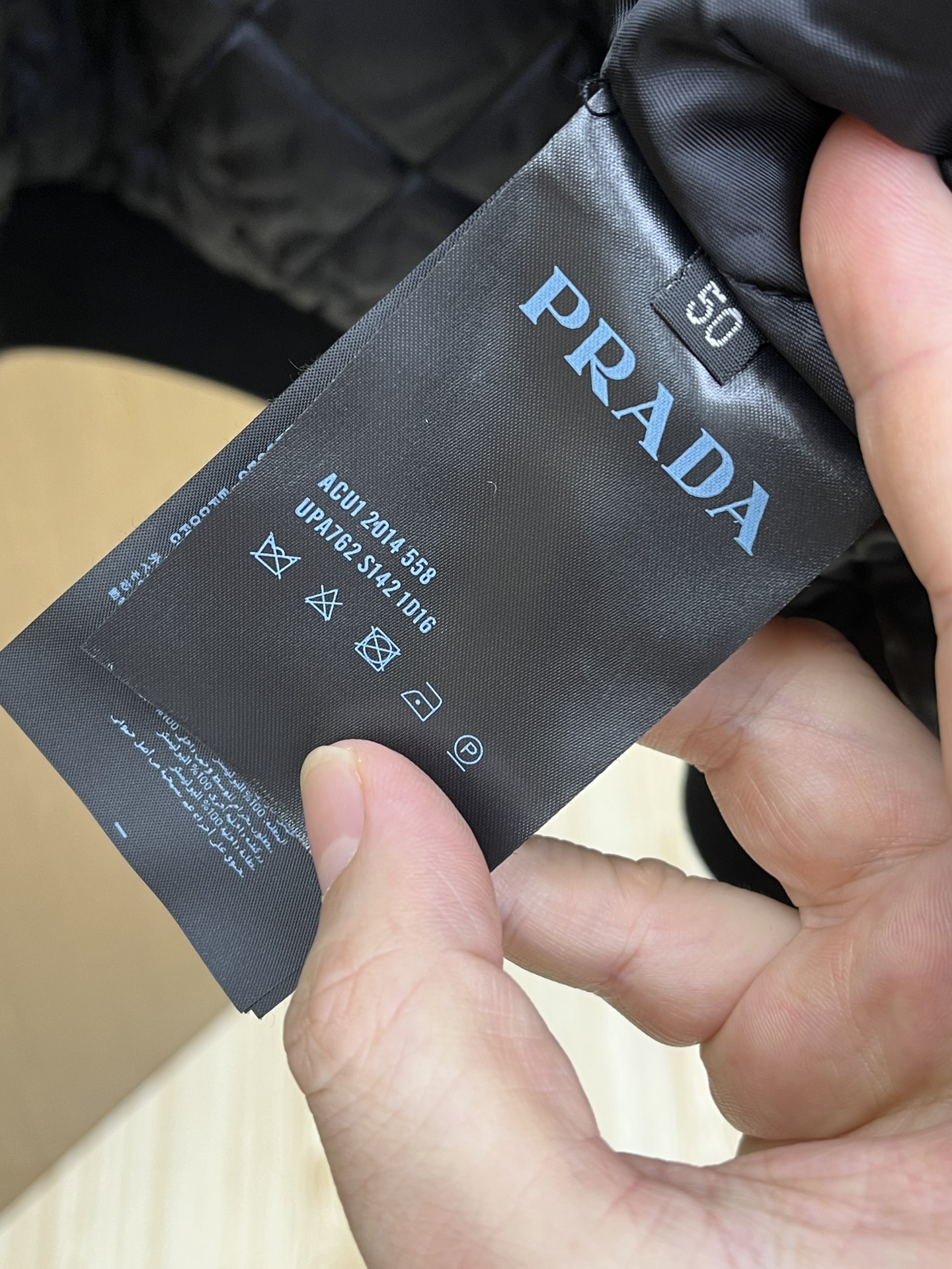 秋冬 PD 🔥秋冬PRADA 棒球棉服 经典百搭款 五金配有Prada经典三角标logo 定制钮扣 无论