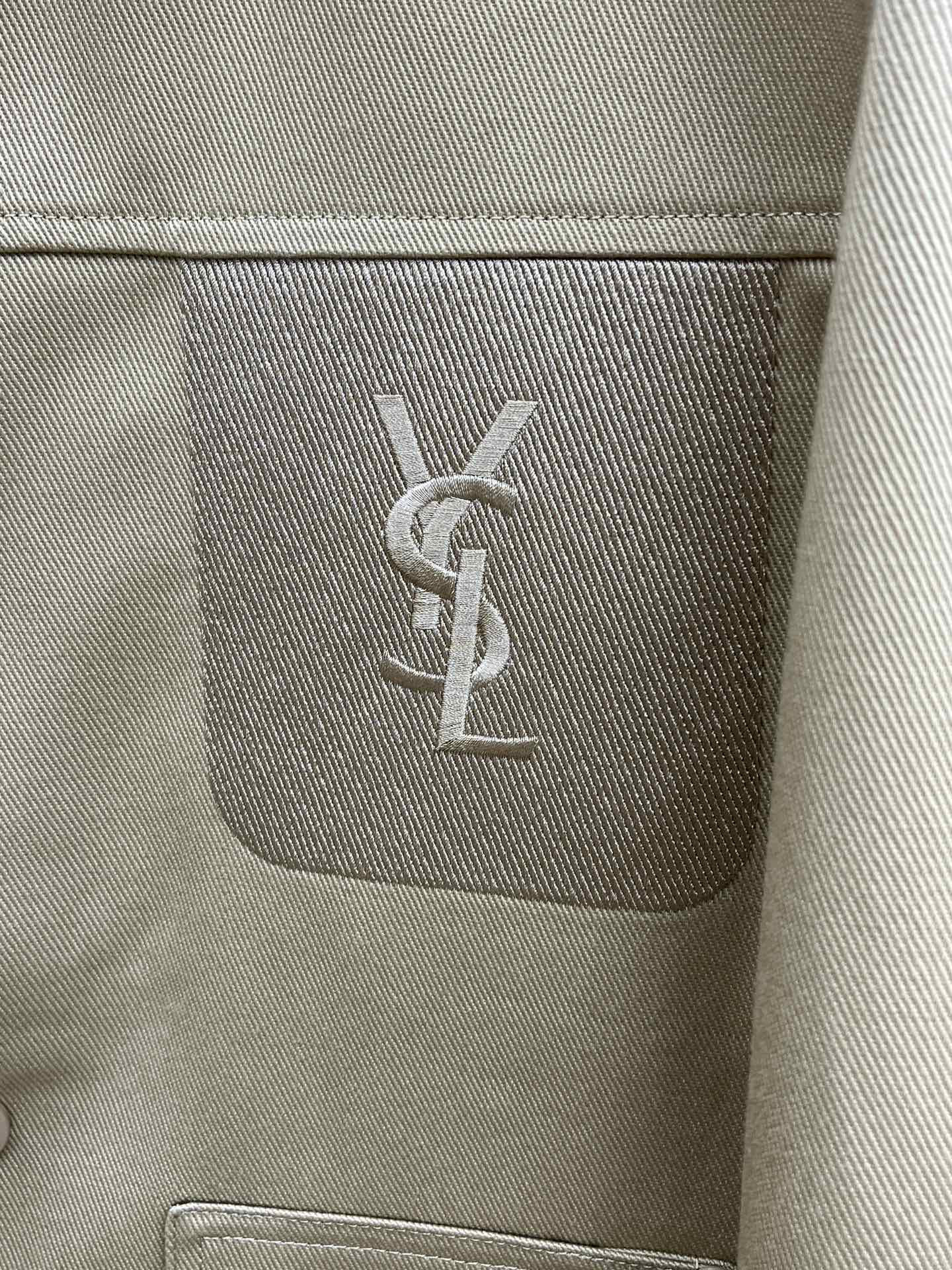 秋冬 YSL 🔥🔥SS秋冬新品夹克外套翻领系列 定制牛仔面料 透气舒适度高，细节无可挑剔，品牌元素设计理