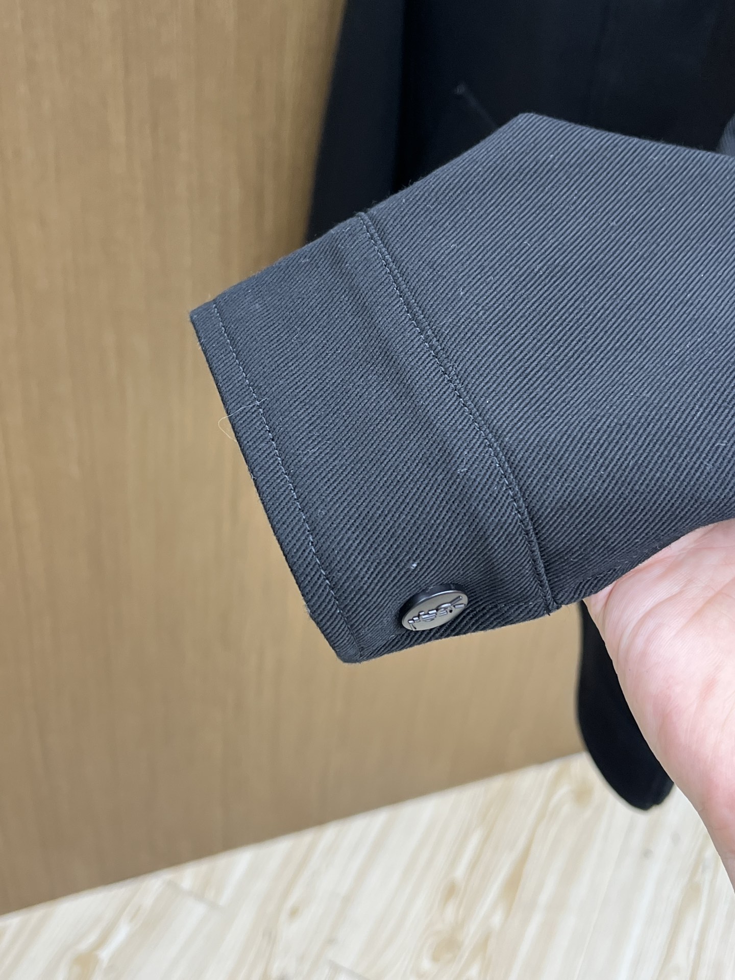 秋冬 YSL 🔥🔥SS秋冬新品夹克外套翻领系列 定制牛仔面料 透气舒适度高，细节无可挑剔，品牌元素设计理