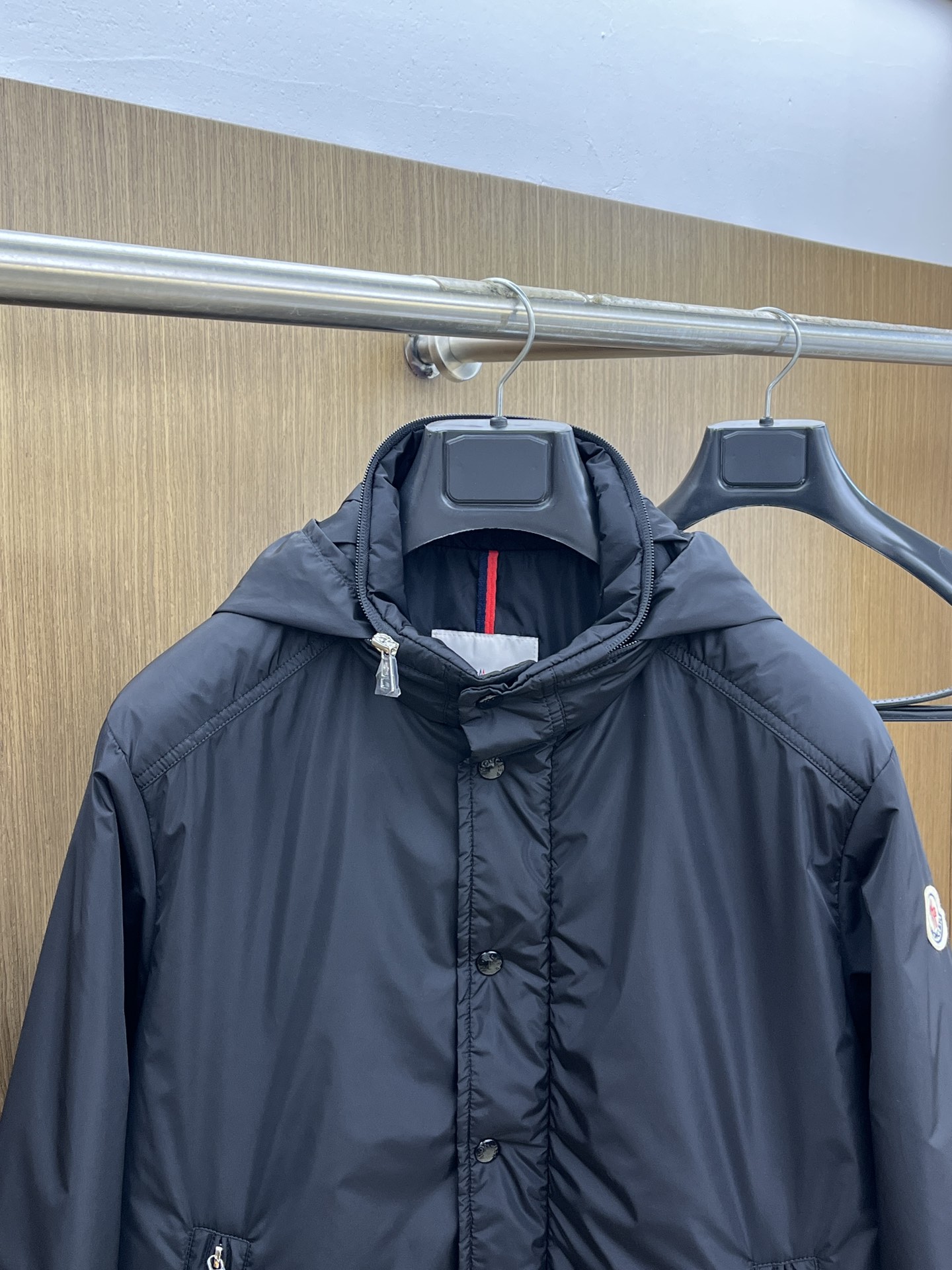 秋冬 Mon🔥🔥早秋新款发布连帽棉服，帽可拆秋季爆款，隐藏帽设计，穿上就是舒适自在又显瘦的存在，慵懒而随