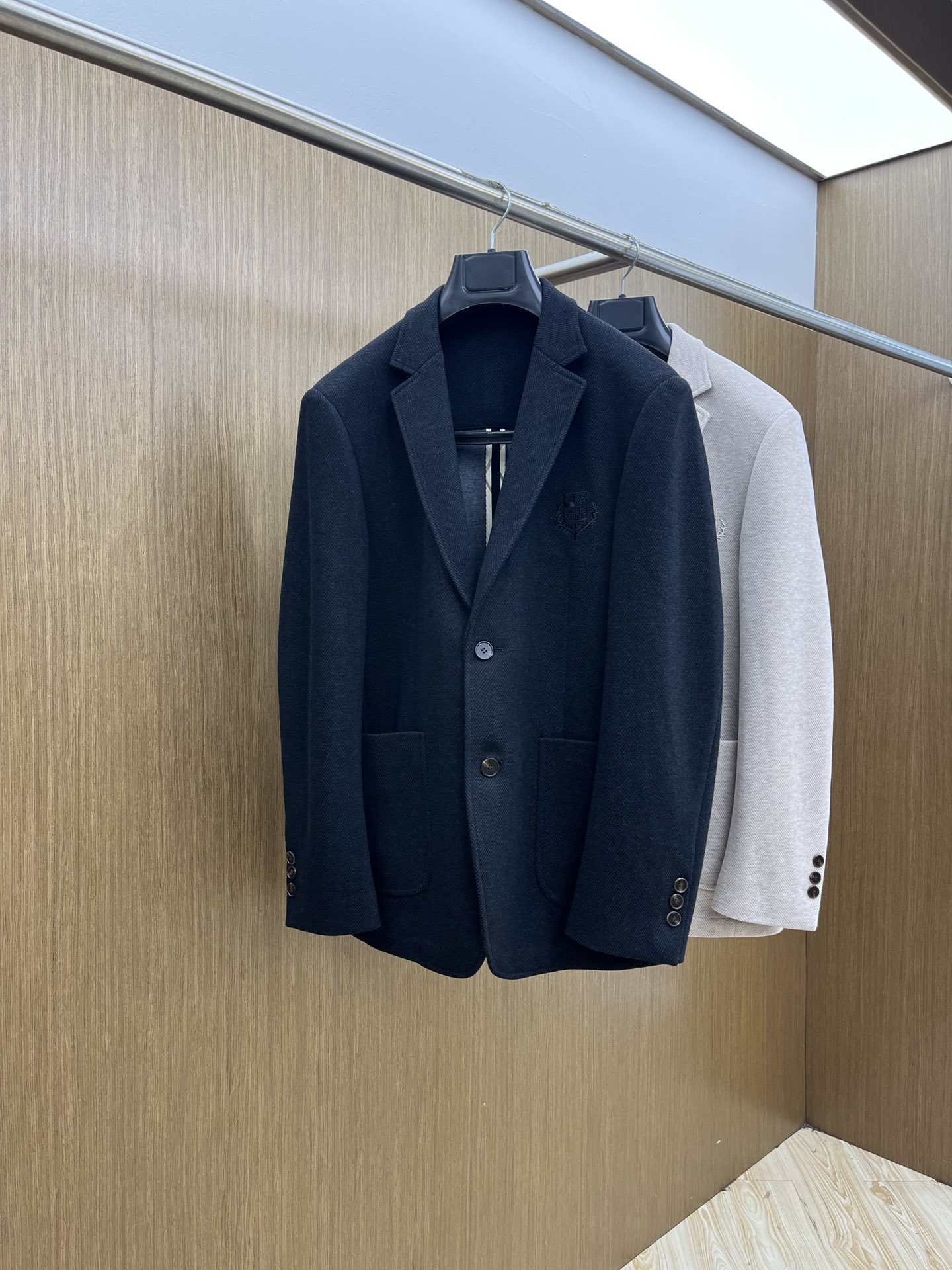 NO:515029,Autumn and Winter LP 1955ss early autumn new style is released. Lp suit jacket, autumn hot suit jacket, wool fabric suit jacket, comfortable and slim when worn, lazy and casual, combined with clean and simple colors, it is particularly pleasing to look at. FSH is suitable for daily wear~ I love to launch sports items embellished with vitality prints!  Size M-3XL, loro piana, jackets & coats, business suit, alexander wang19860909秋冬 LP 1955ss早秋新款发布 Lp西装外套,秋季爆款西装外套,羊毛面料西装外套,穿上就是舒适自在又显瘦的存在,慵懒而随性,结合干净简单的色系就特别耐看,fsh适合日常穿着~倾情推出缀饰活力印花的运动单品！ 尺码M-3XL,,loro piana,jackets & coats,business suit,alexander wang,Men's clothing