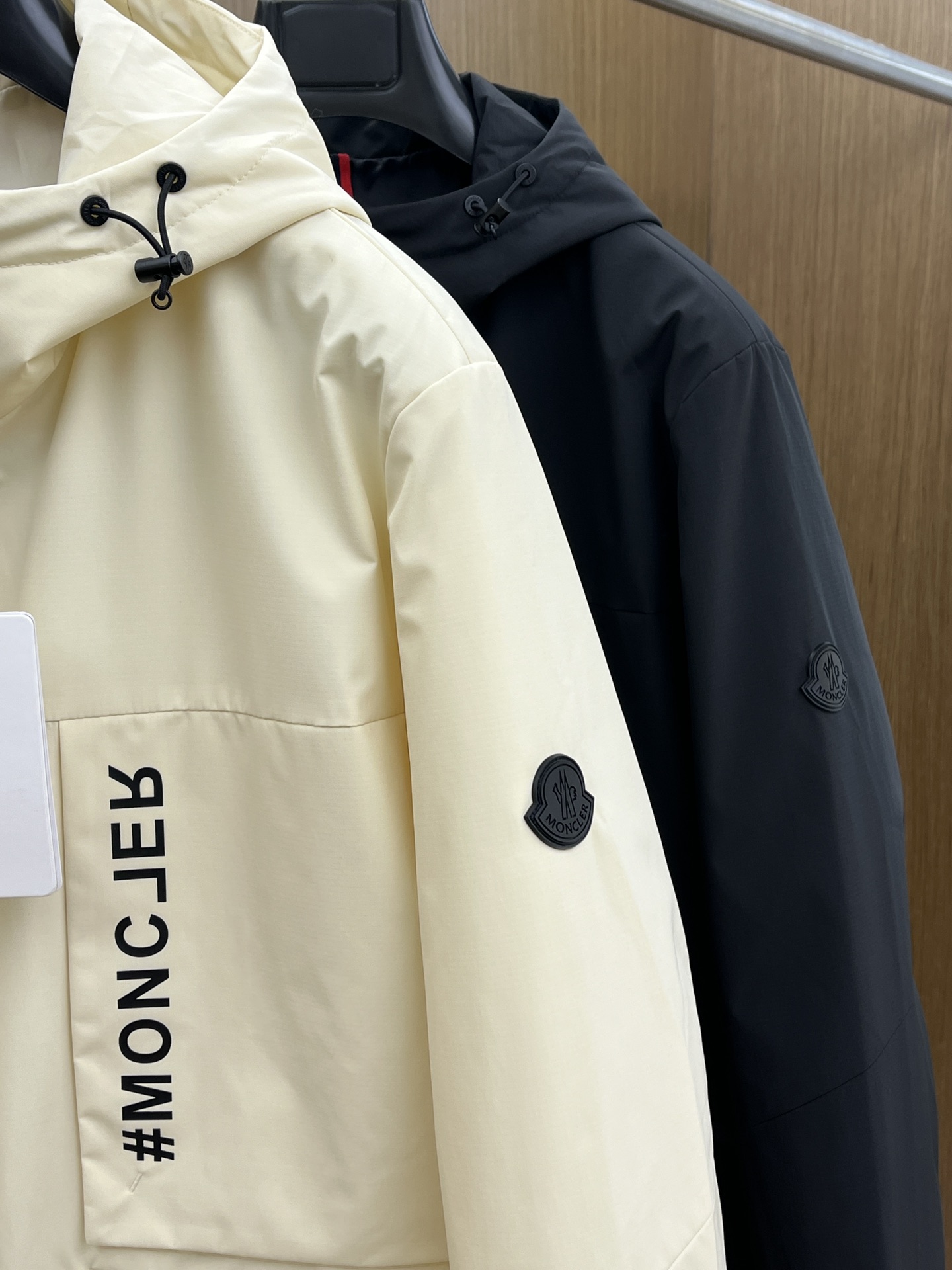 秋冬 Mon 🔥早秋最新款时尚设计师款夹克外套.处处细节显工艺足够的高级   结构性剪裁的设计改变来展现