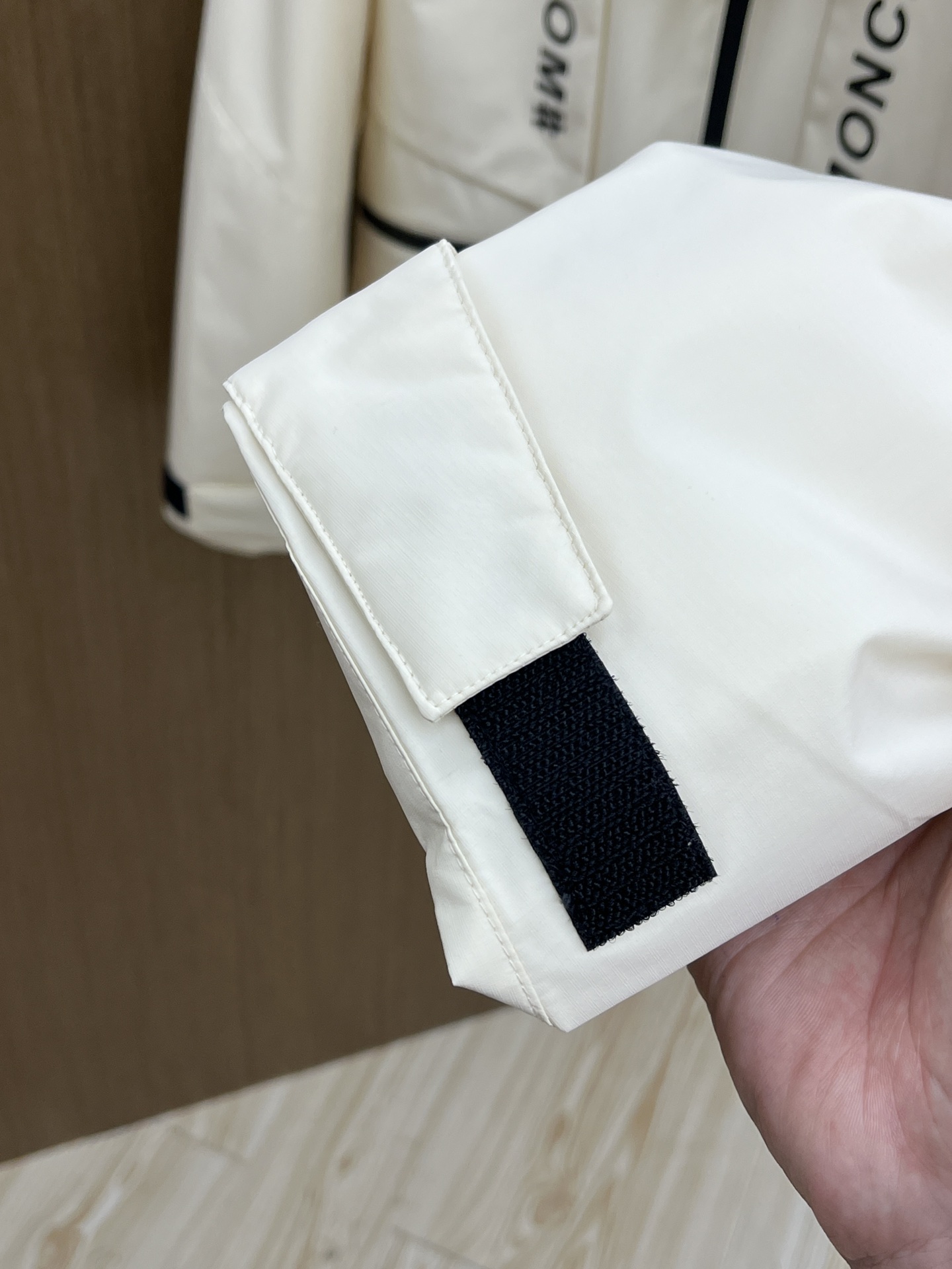 秋冬 Mon 🔥早秋最新款时尚设计师款夹克外套.处处细节显工艺足够的高级   结构性剪裁的设计改变来展现