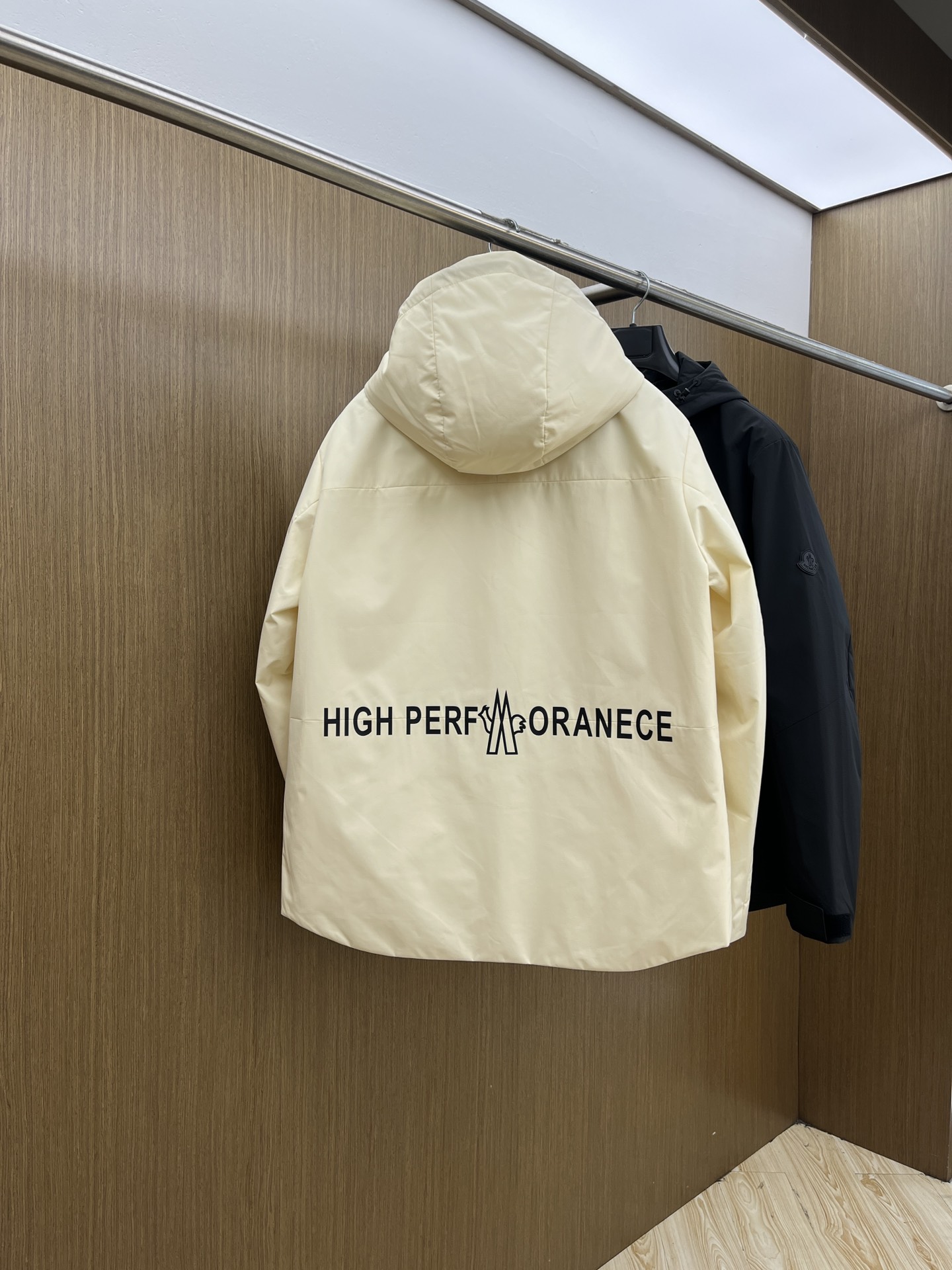 秋冬 Mon 🔥早秋最新款时尚设计师款夹克外套.处处细节显工艺足够的高级   结构性剪裁的设计改变来展现