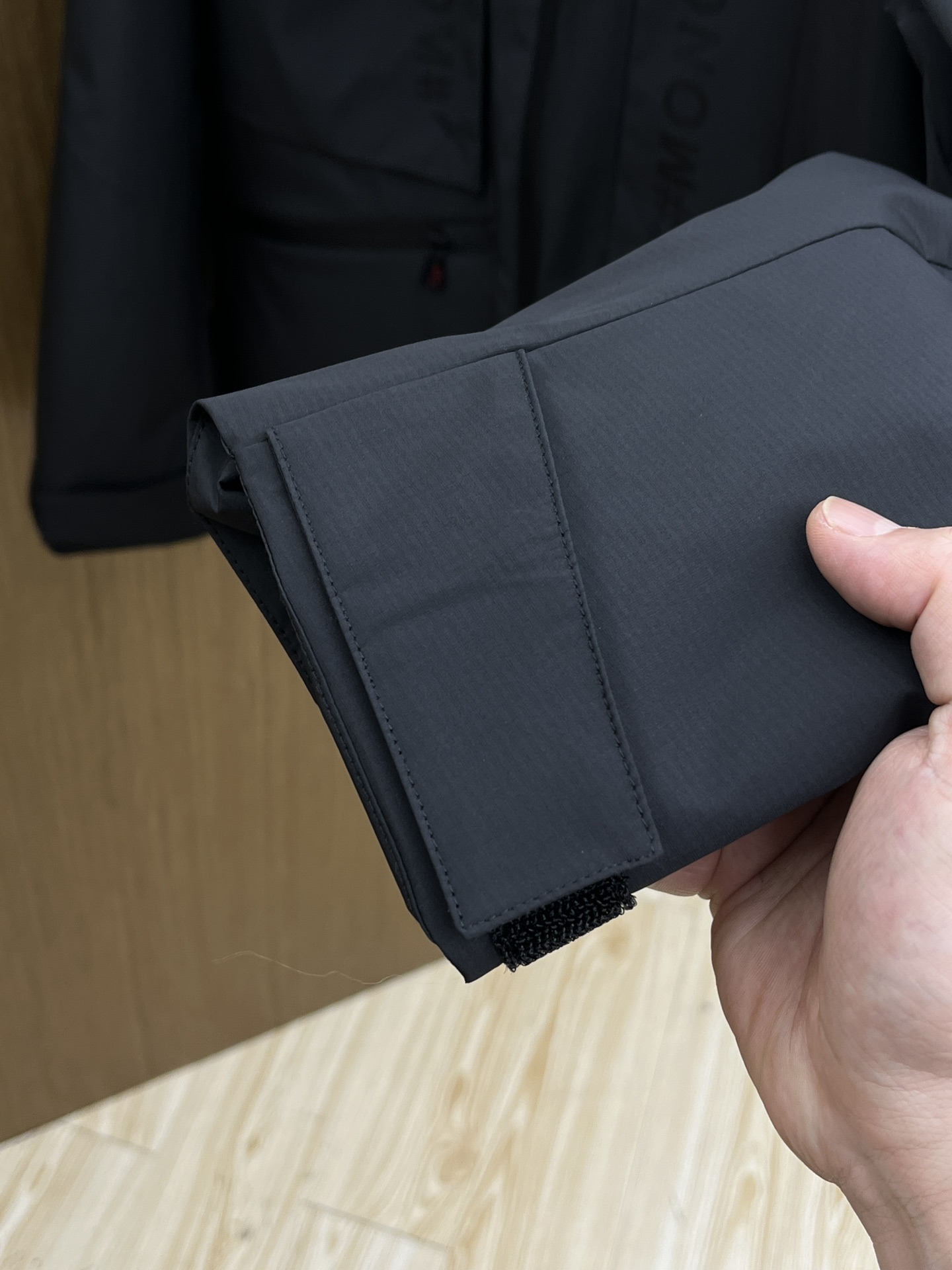 秋冬 Mon 🔥早秋最新款时尚设计师款夹克外套.处处细节显工艺足够的高级   结构性剪裁的设计改变来展现