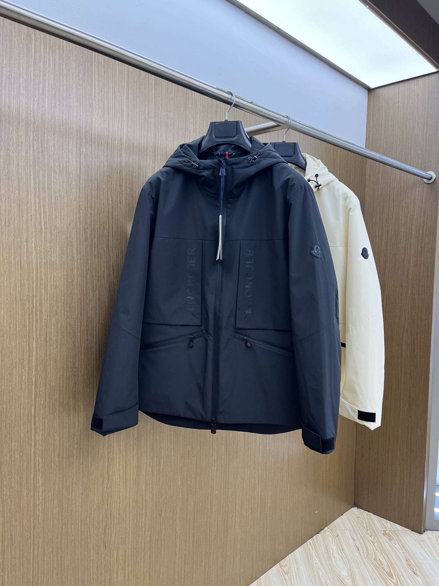 NO:515031,Autumn and Winter Mon early autumn latest fashion designer jacket. Details show the design changes of high-end structural tailoring to show the diverse image changes of men, slim and neat, tailoring, fsh meets the popular multi-layered outfits, and versatile styles of life. Number 48-56,, jackets & coats, jackets & coats, alexander wang19860909秋冬 Mon 早秋最新款时尚设计师款夹克外套.处处细节显工艺足够的高级结构性剪裁的设计改变来展现男士多样的形象变化,修身利落、剪裁合体,fsh满足时下正流行的多层次穿搭,生活百搭款式 码数48-56,,jackets & coats,jackets & coats,alexander wang,Men's clothing