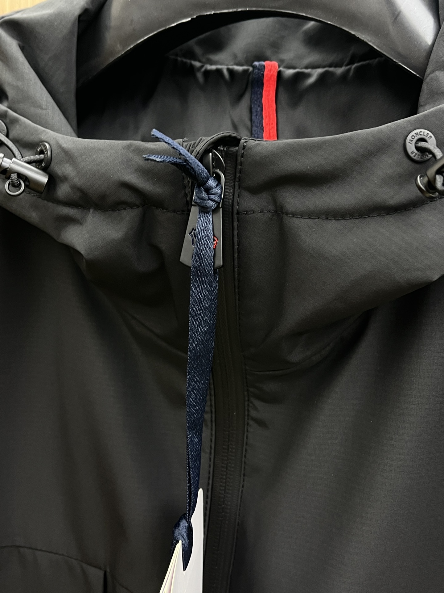 秋冬 Mon 🔥早秋最新款时尚设计师款夹克外套.处处细节显工艺足够的高级   结构性剪裁的设计改变来展现