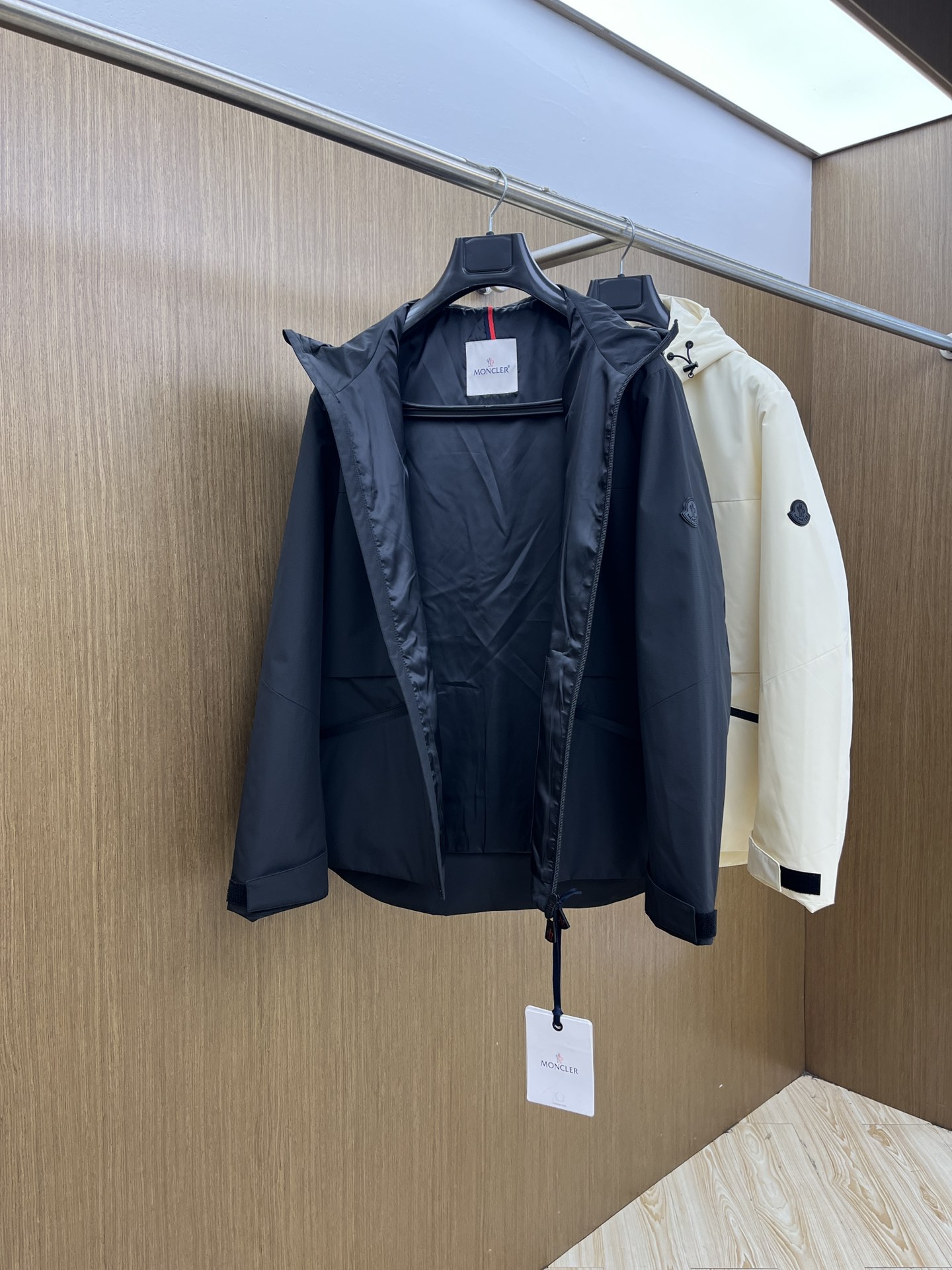 秋冬 Mon 🔥早秋最新款时尚设计师款夹克外套.处处细节显工艺足够的高级   结构性剪裁的设计改变来展现